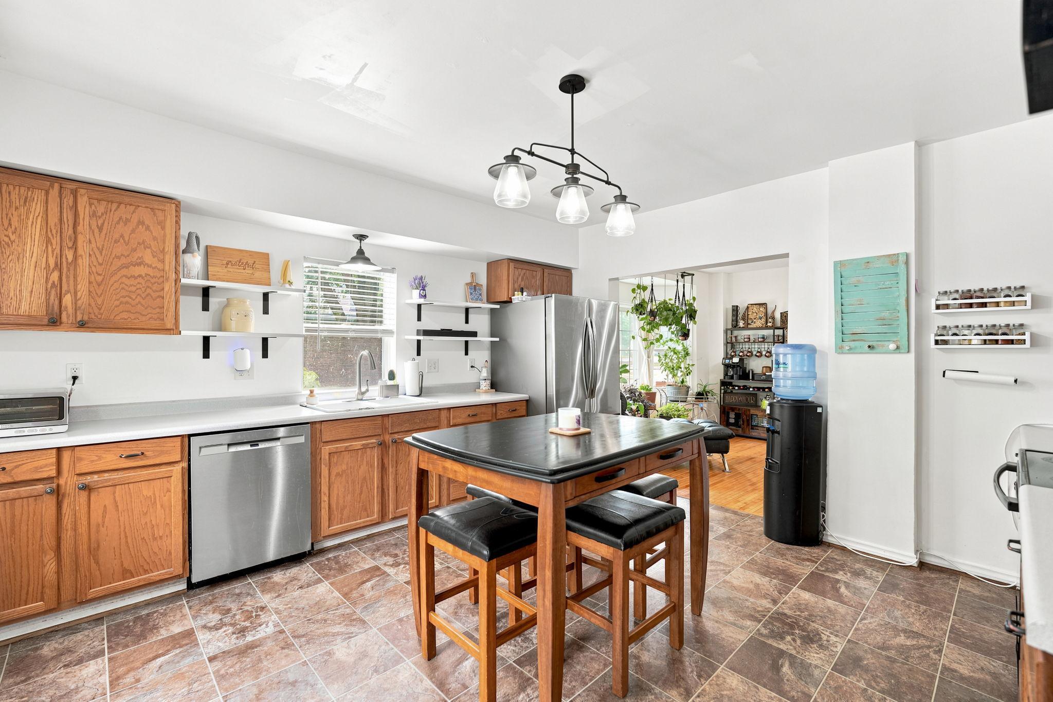 4864 Bloom Avenue Property Photo 8