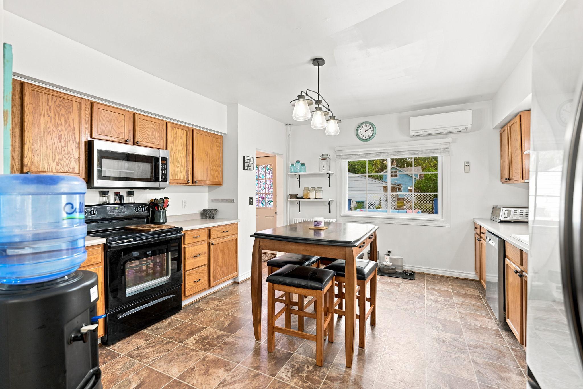 4864 Bloom Avenue Property Photo 9