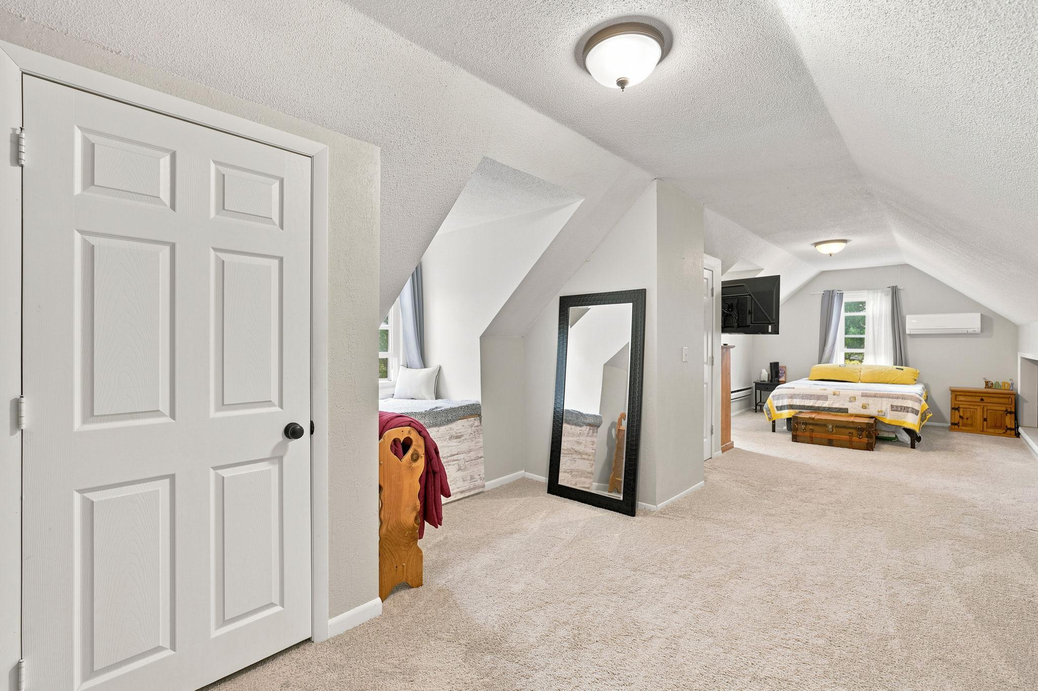 4864 Bloom Avenue Property Photo 12