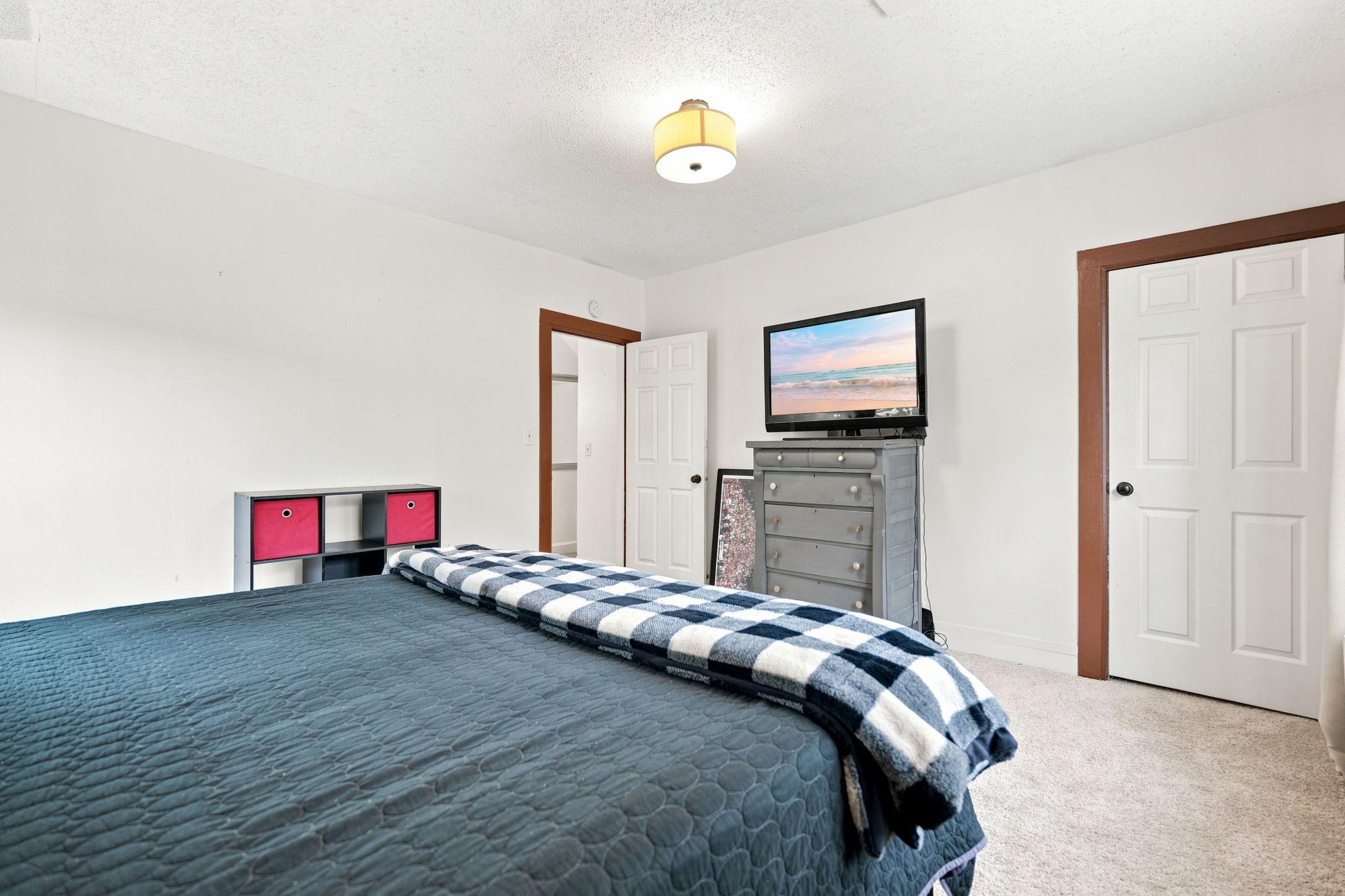 4864 Bloom Avenue Property Photo 15