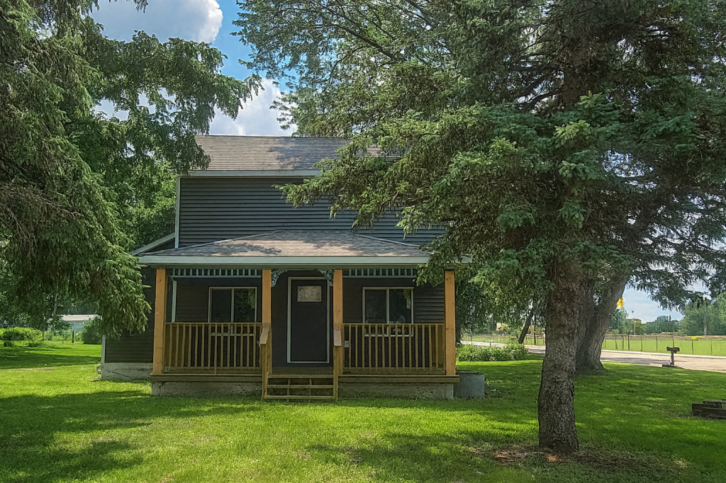 409 2nd Avenue S Property Photo 1