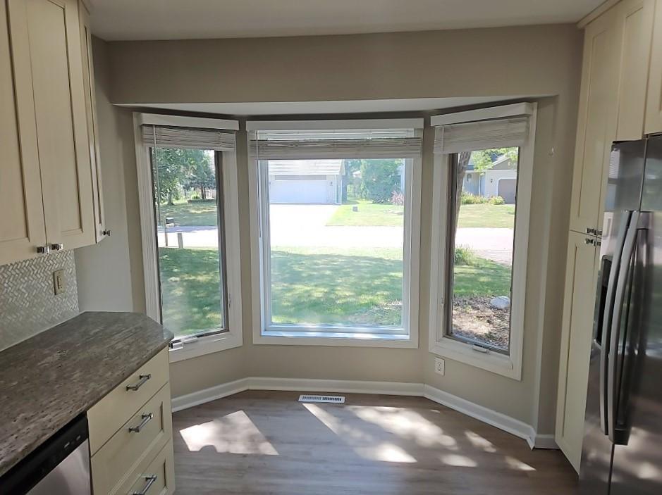 10928 Rhode Island Circle N Property Photo 9