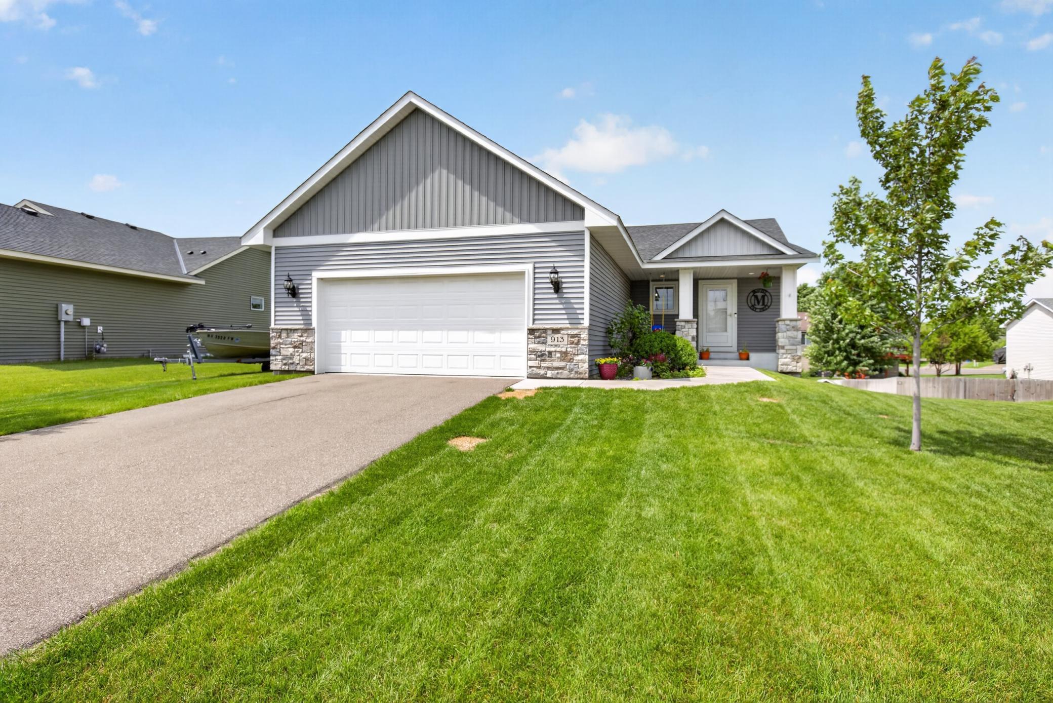 913 Moline Loop Nw Property Photo 1