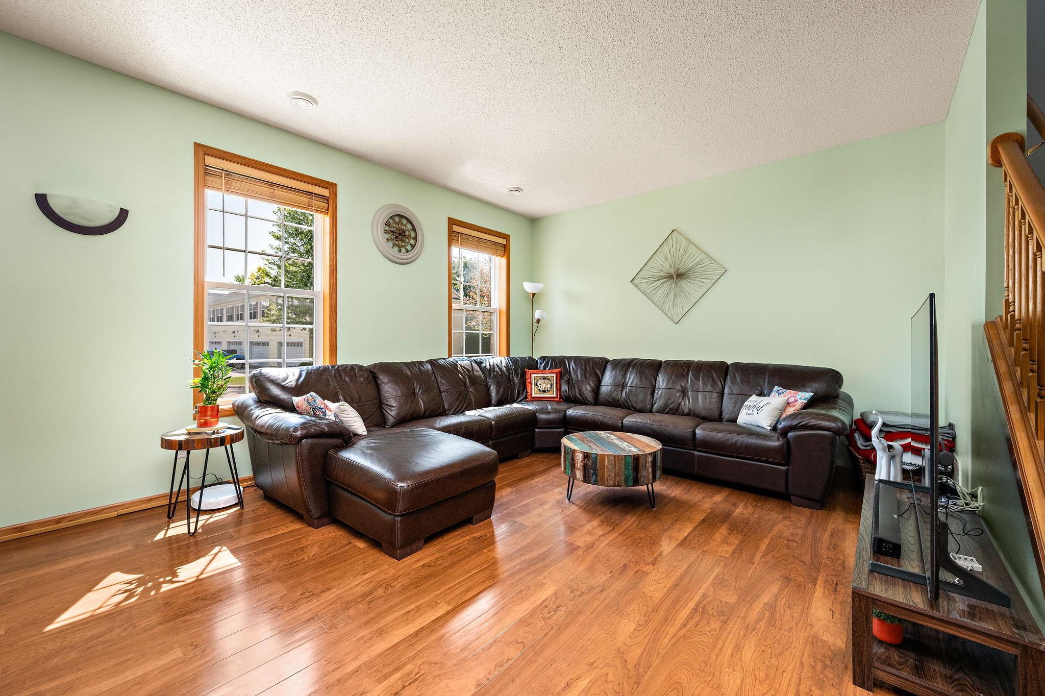 1072 Henslow Avenue N Property Photo 3