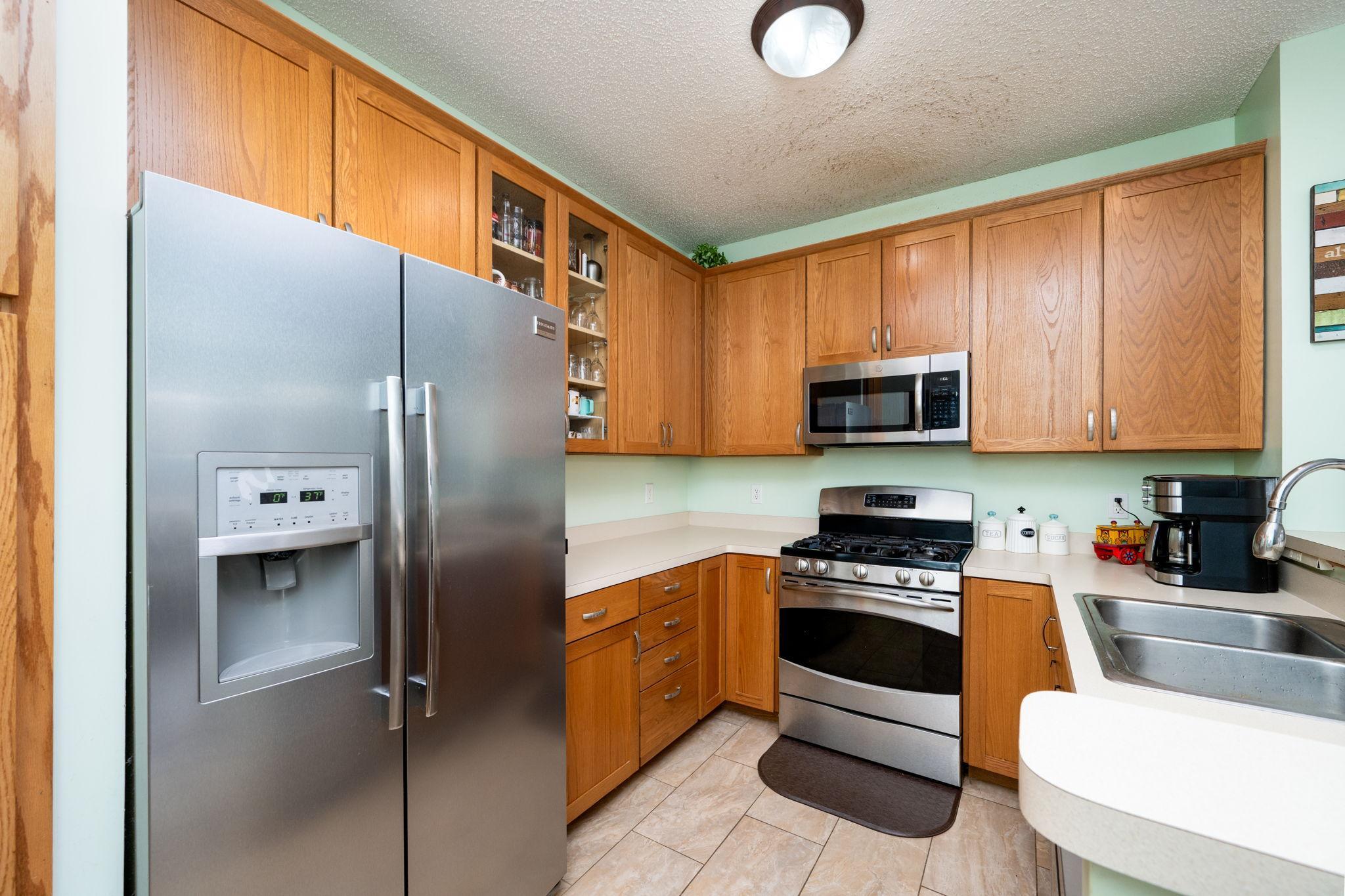 1072 Henslow Avenue N Property Photo 9