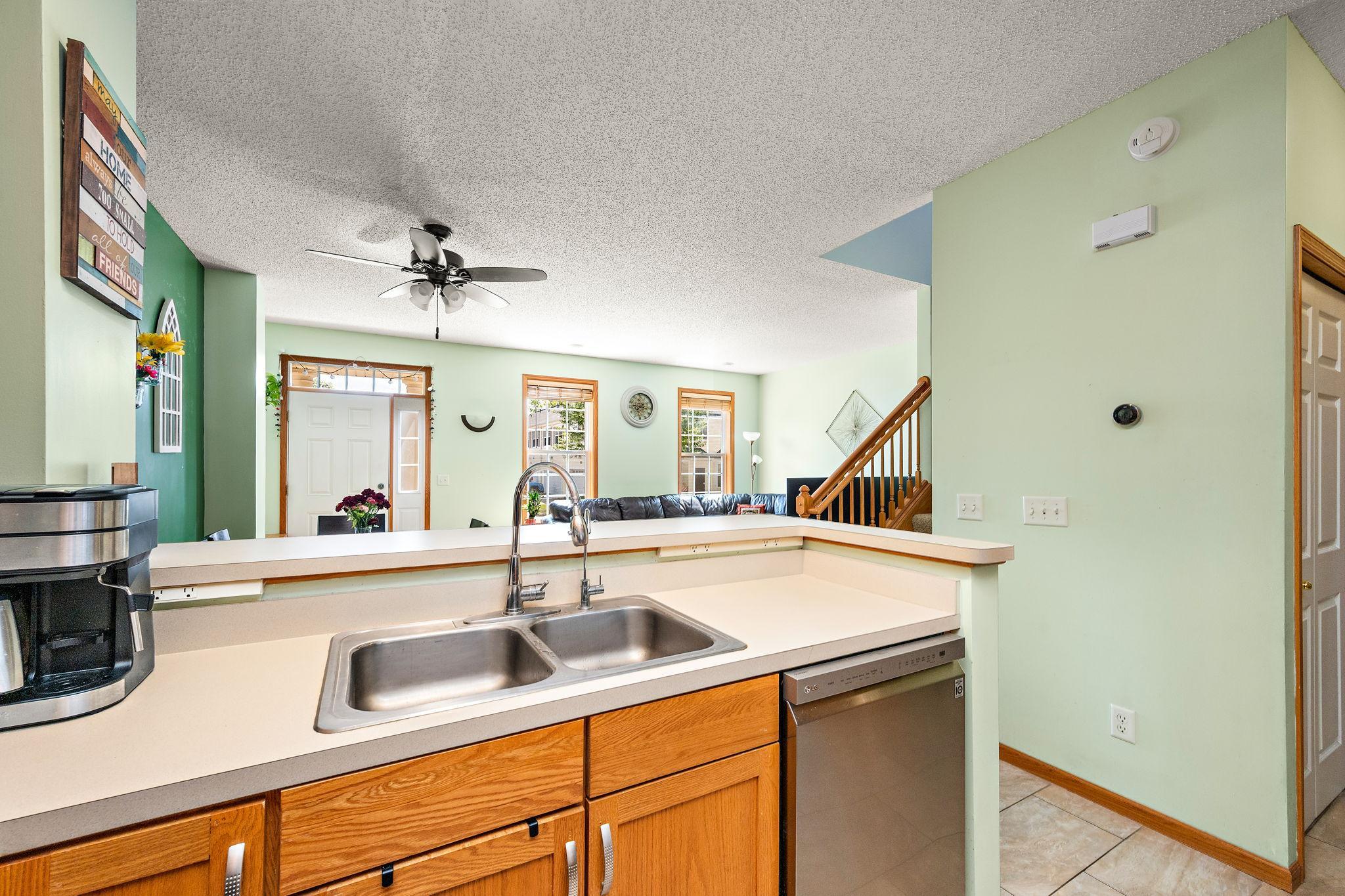 1072 Henslow Avenue N Property Photo 10