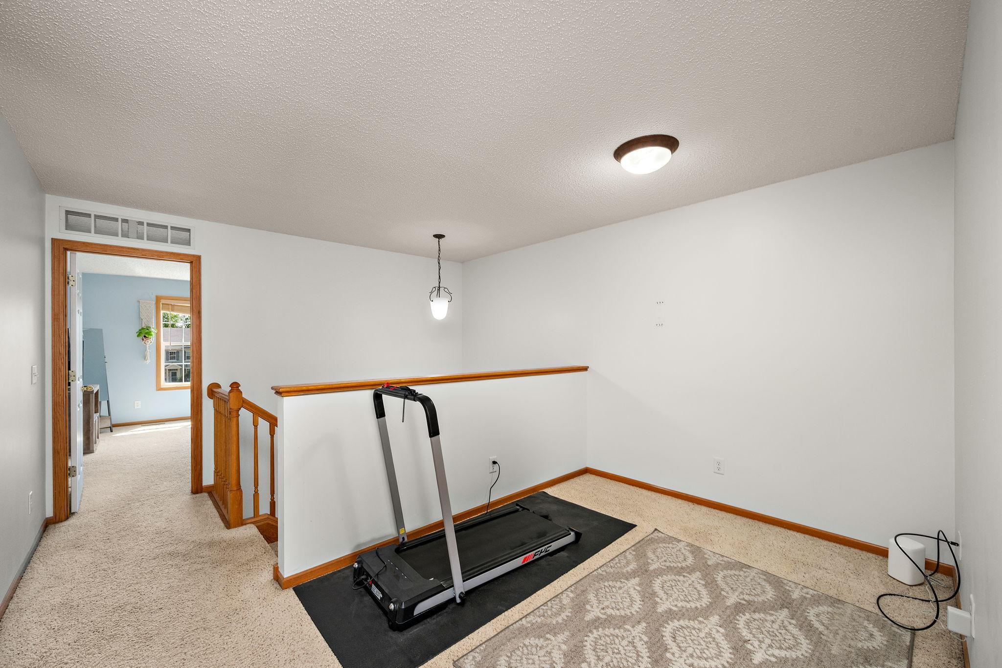 1072 Henslow Avenue N Property Photo 16