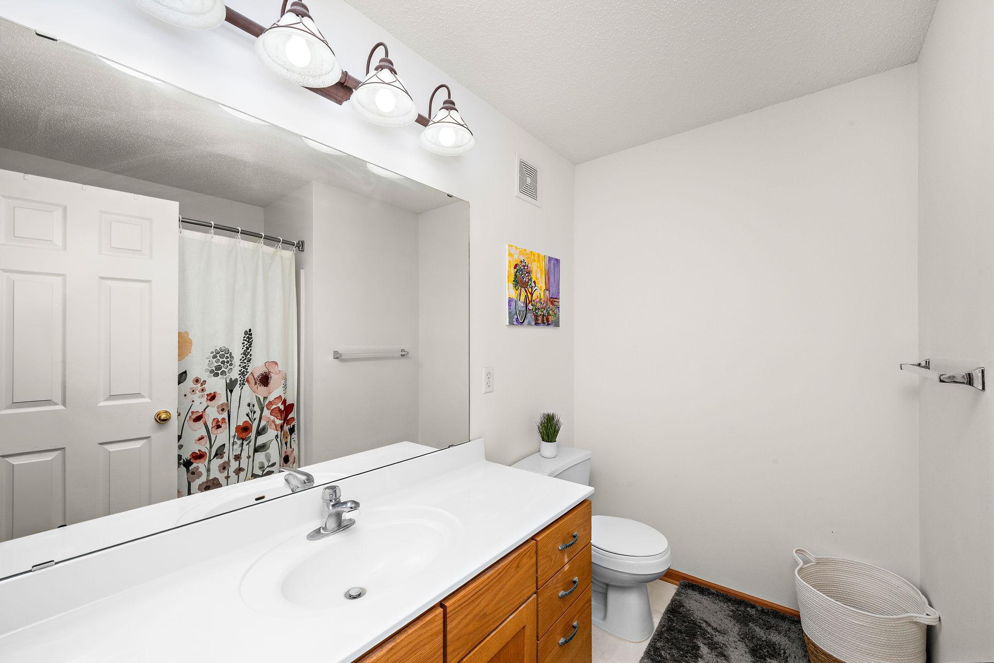 1072 Henslow Avenue N Property Photo 18