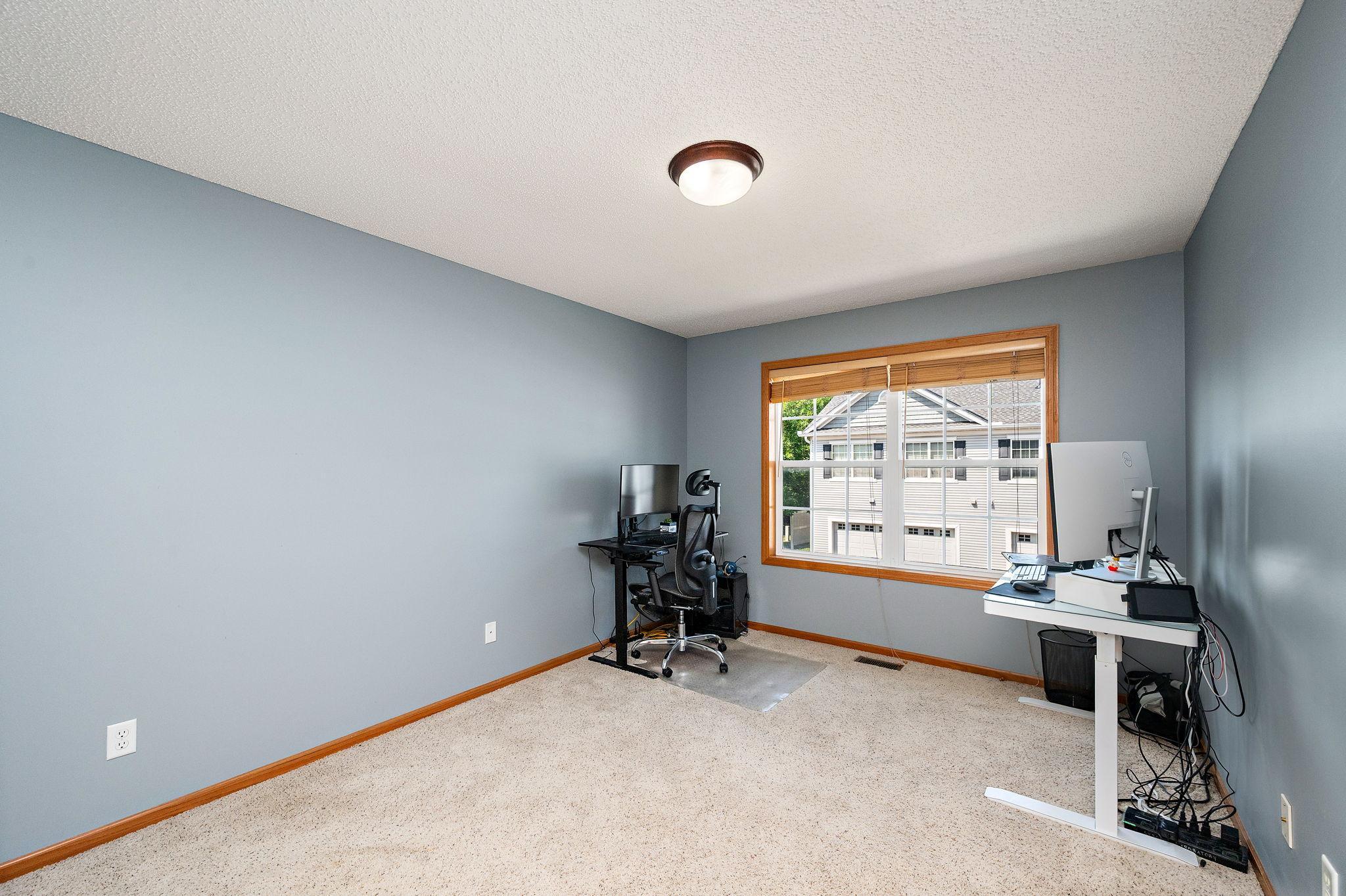 1072 Henslow Avenue N Property Photo 20
