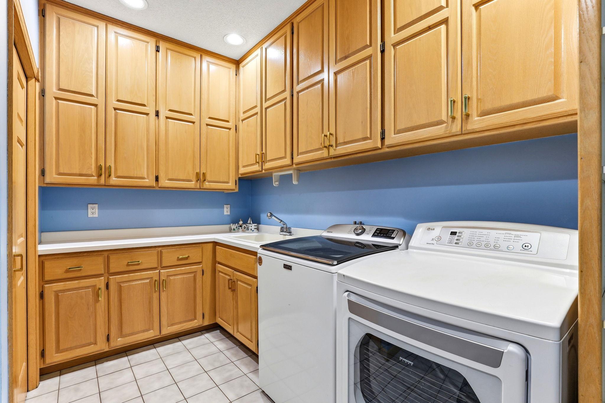 8148 Ithaca Lane N Property Photo 14