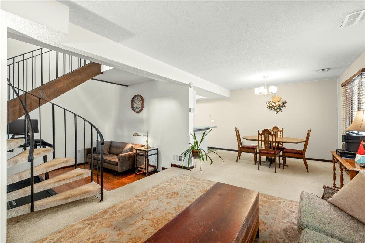 5530 E Bavarian Pass Property Photo 3