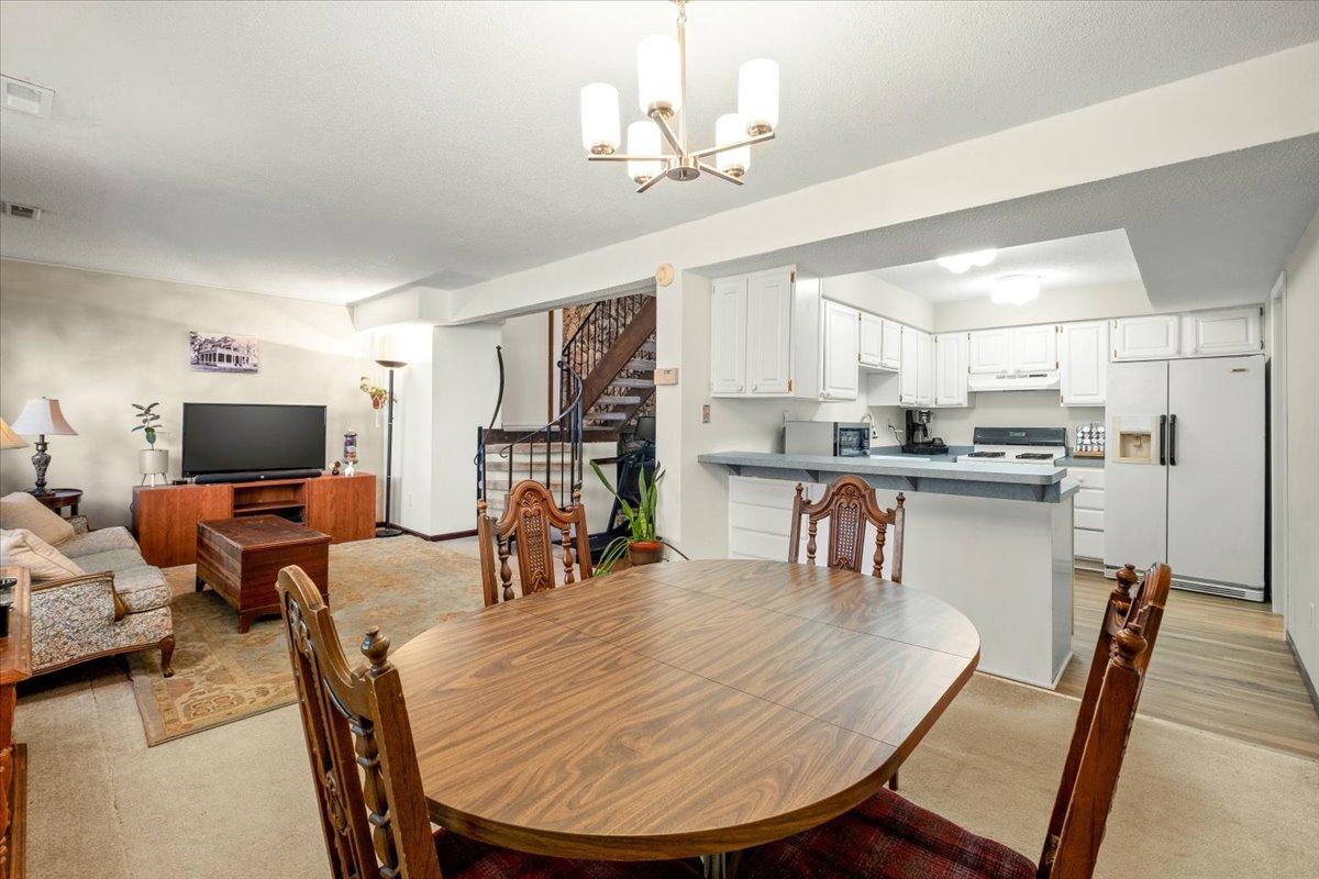 5530 E Bavarian Pass Property Photo 6