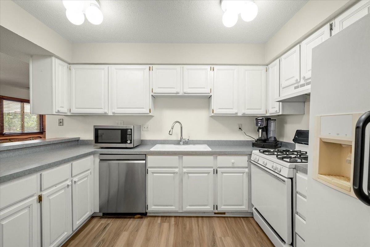 5530 E Bavarian Pass Property Photo 10