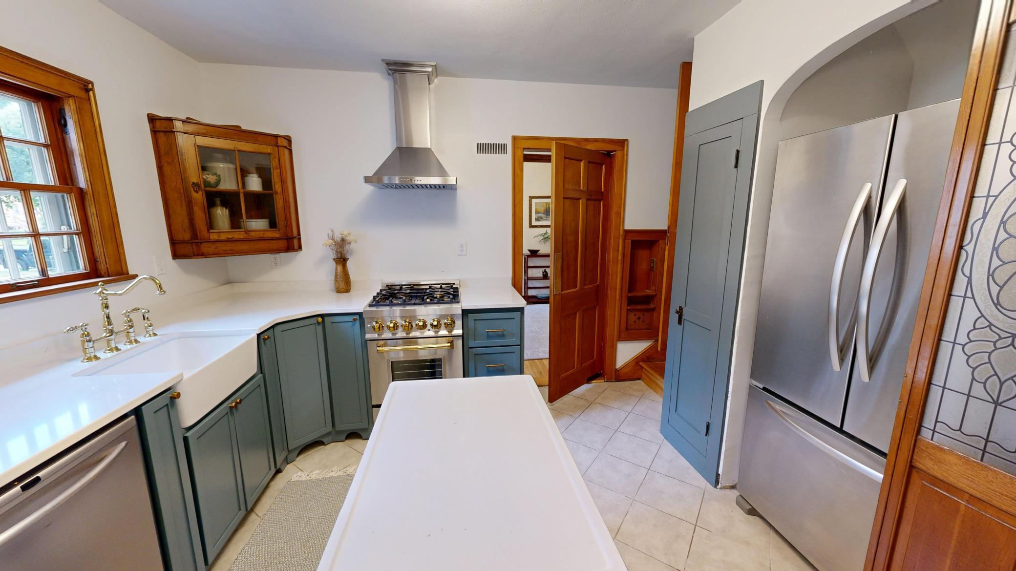 420 9th Street Sw Property Photo 8