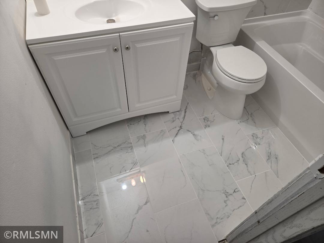 10840 Rockford Road 111 Property Photo 13