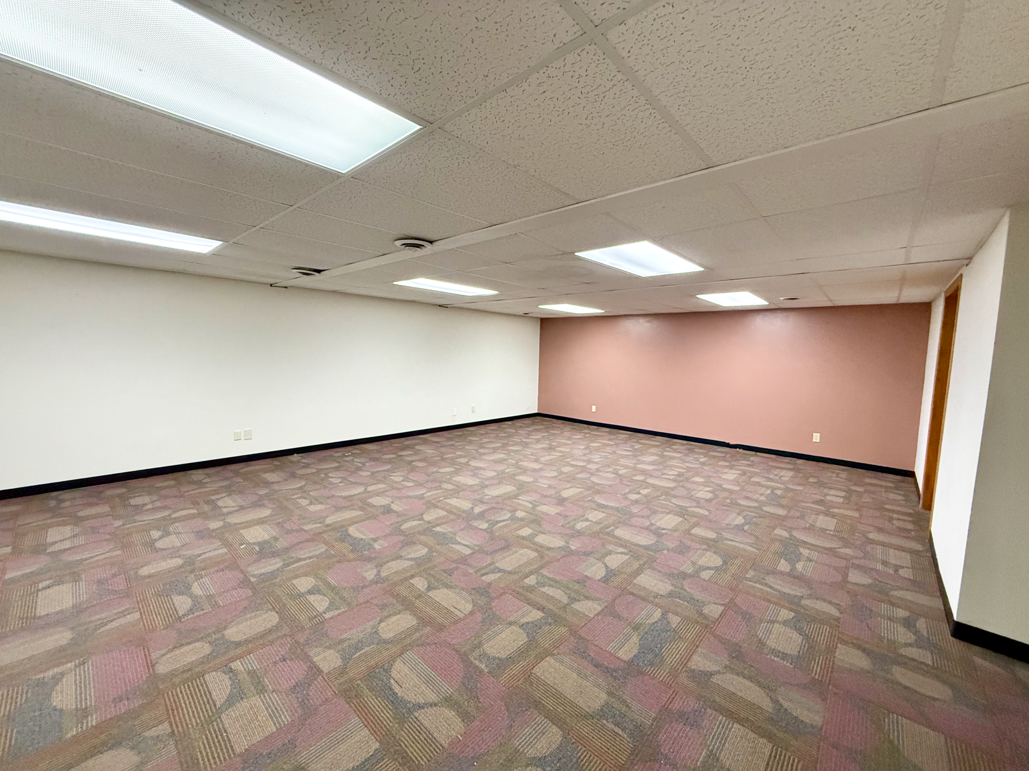 179 Lake St. S Suite 10 Property Photo 2