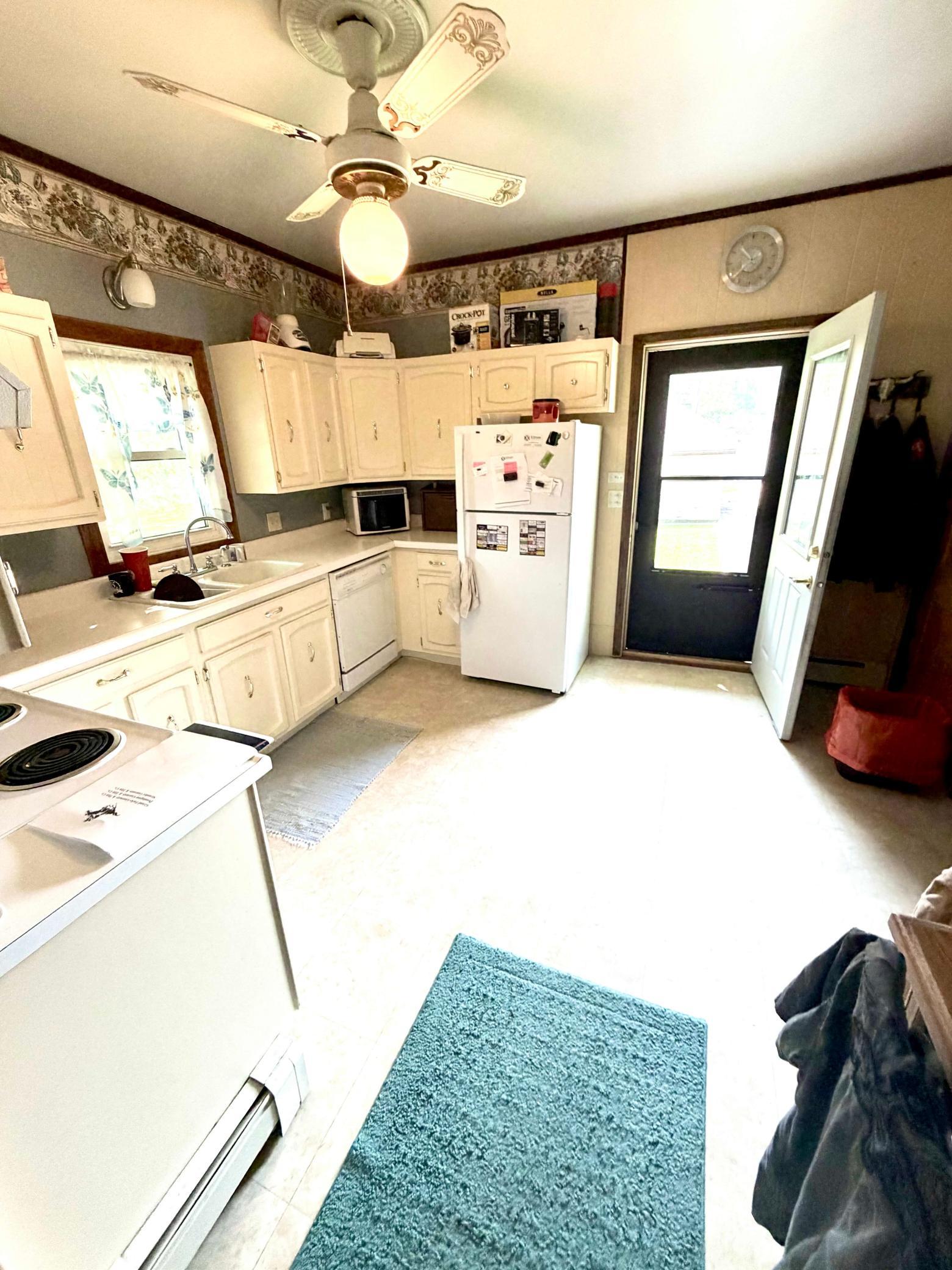 318 2nd Street Se Property Photo 6