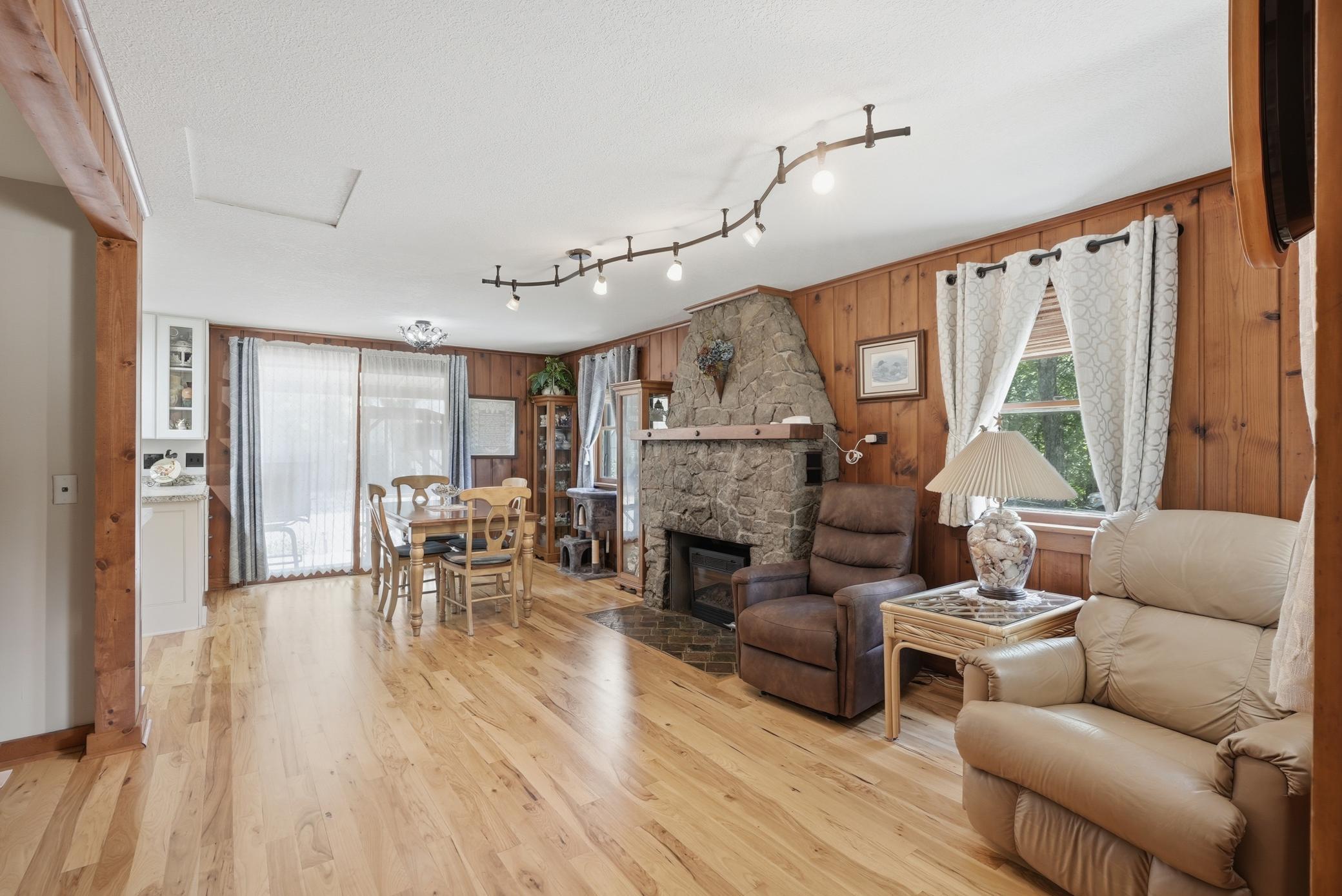 175 Tonka Bay Road Property Photo 8