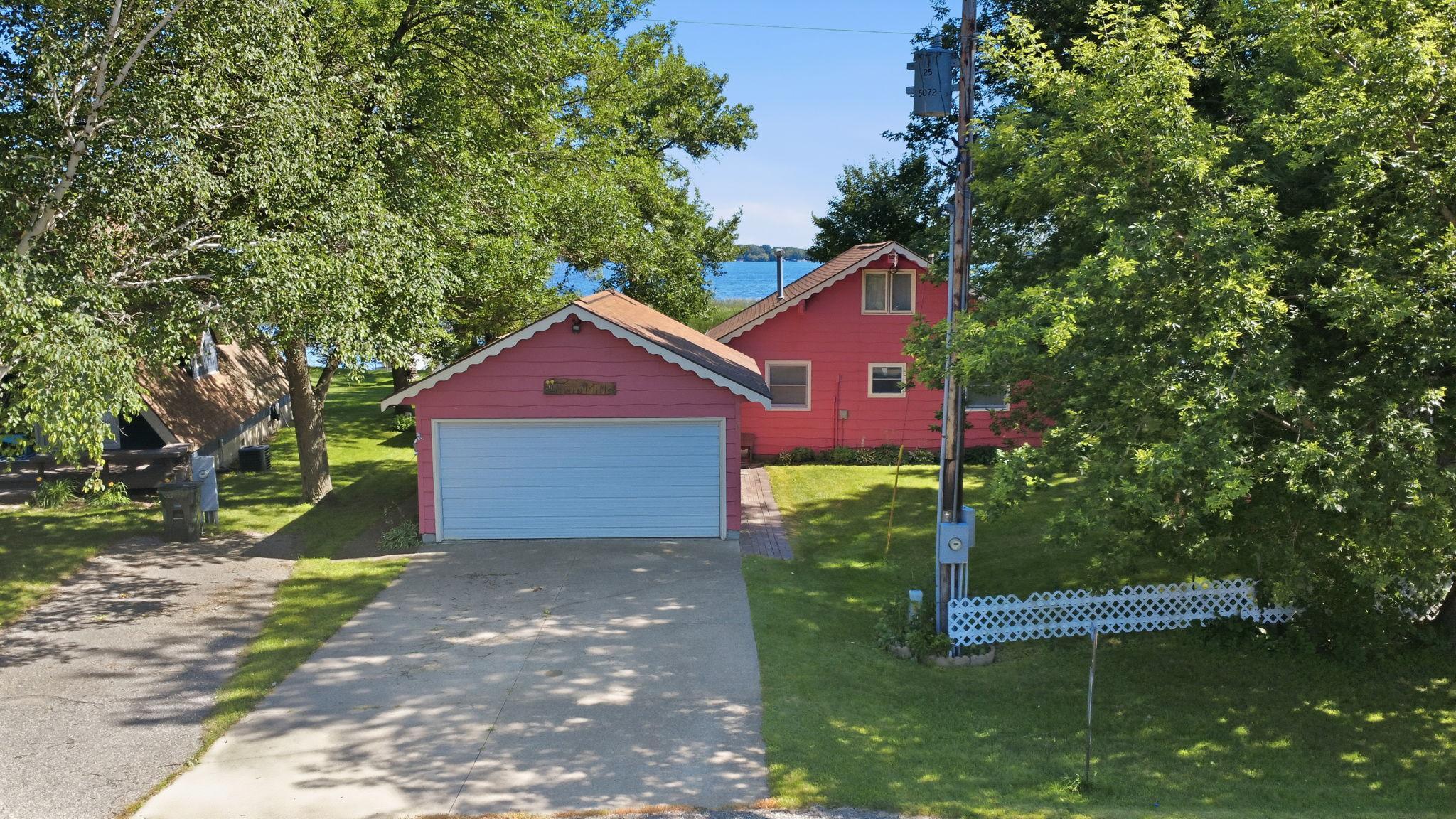 14487 Breezy Point Road Property Photo 2