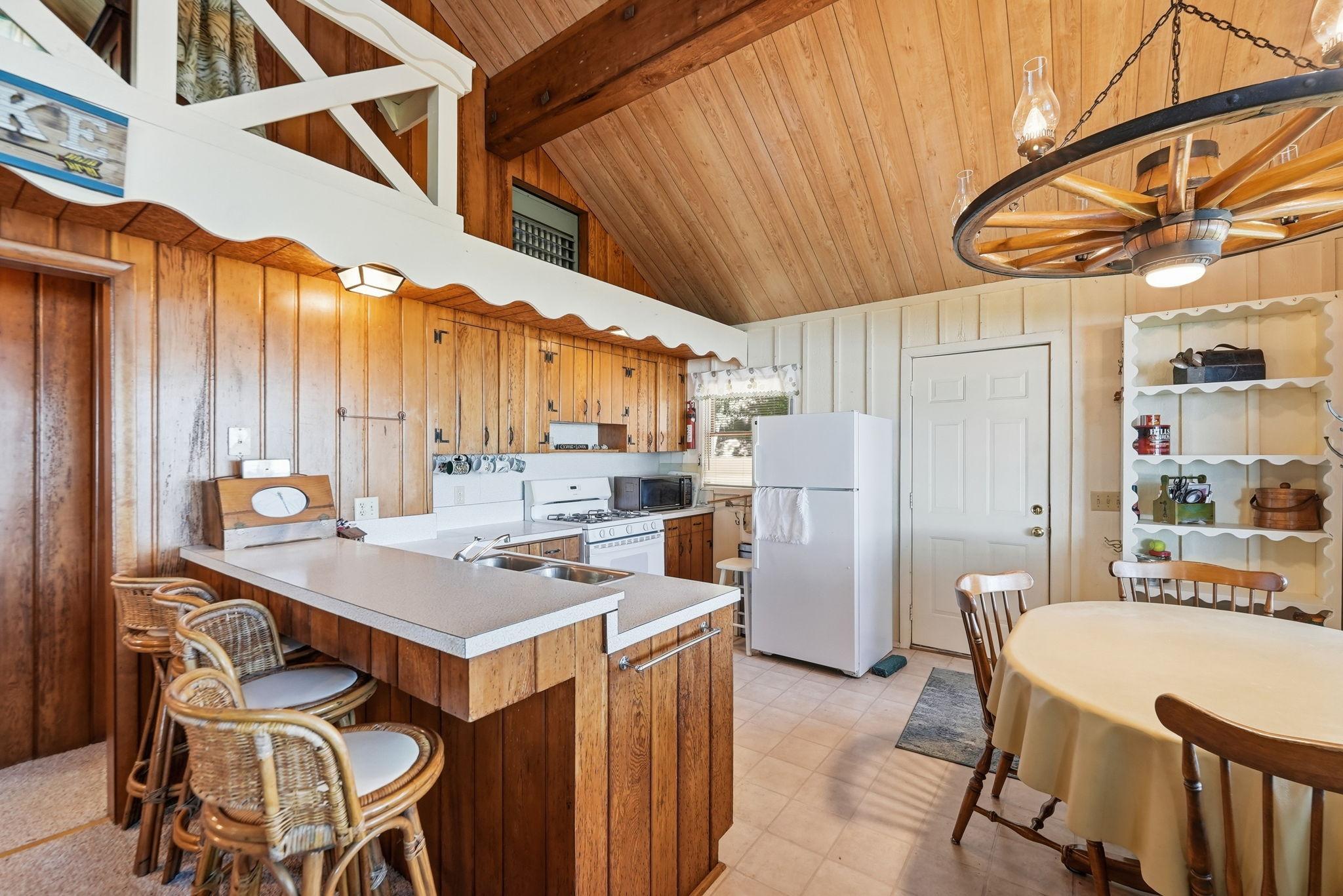 14487 Breezy Point Road Property Photo 15