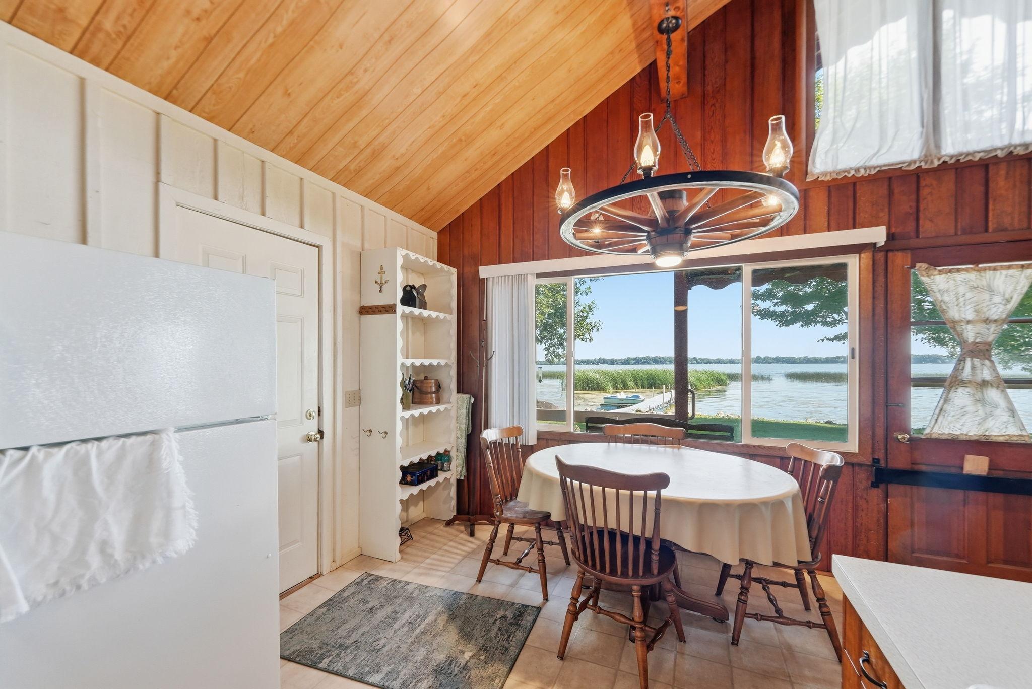 14487 Breezy Point Road Property Photo 18