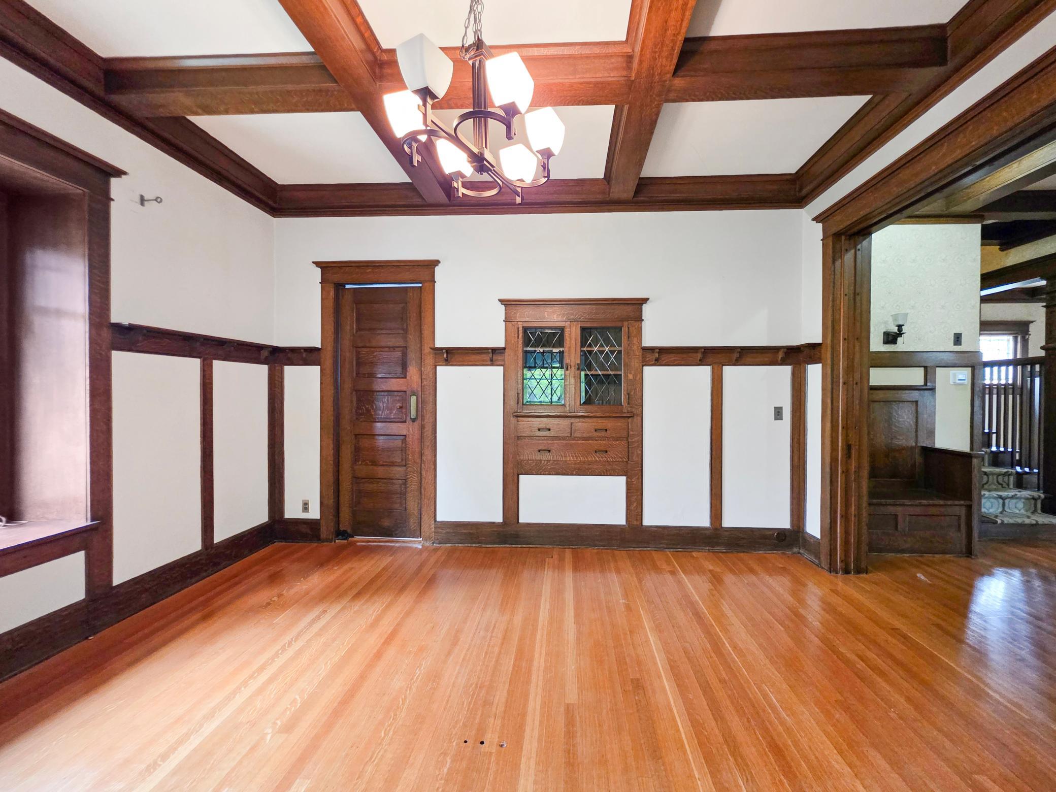 716 N Broadway Property Photo 13