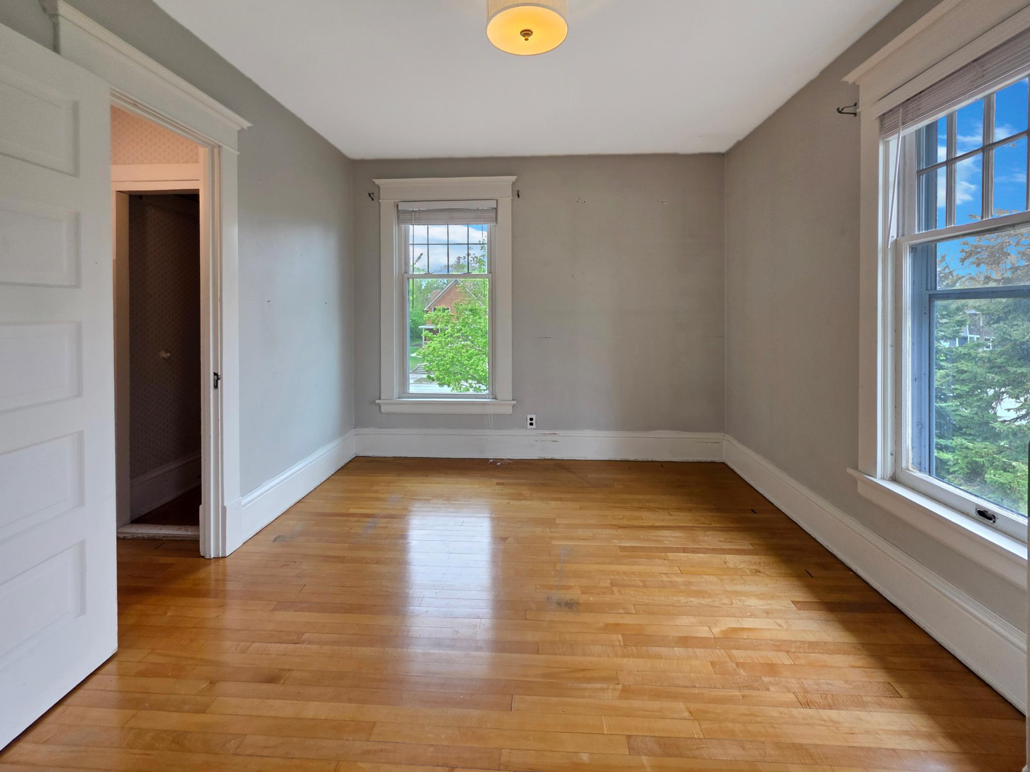 716 N Broadway Property Photo 35