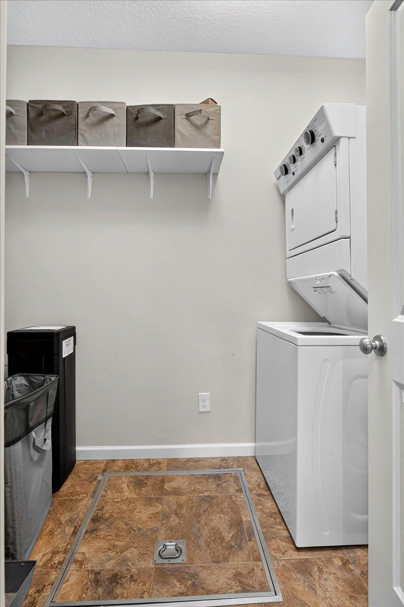 1121 Willowbrook Circle Property Photo 28