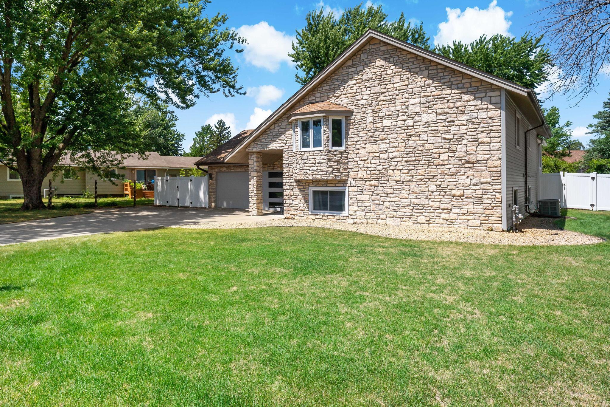 1016 Westview Drive Property Photo 4