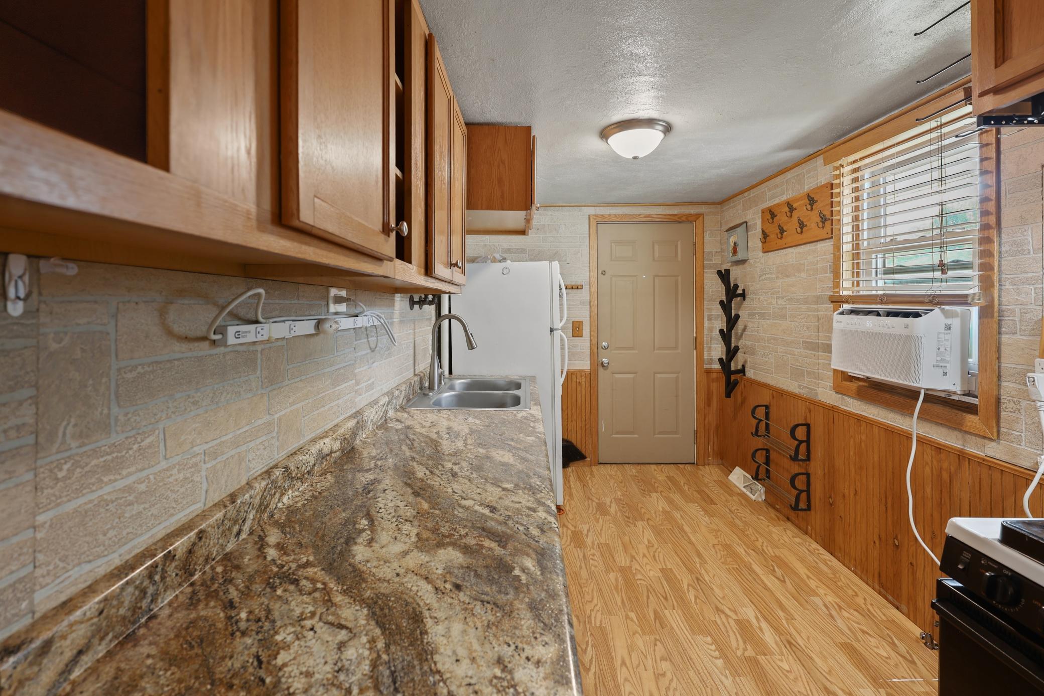 220 33rd Avenue N Property Photo 5
