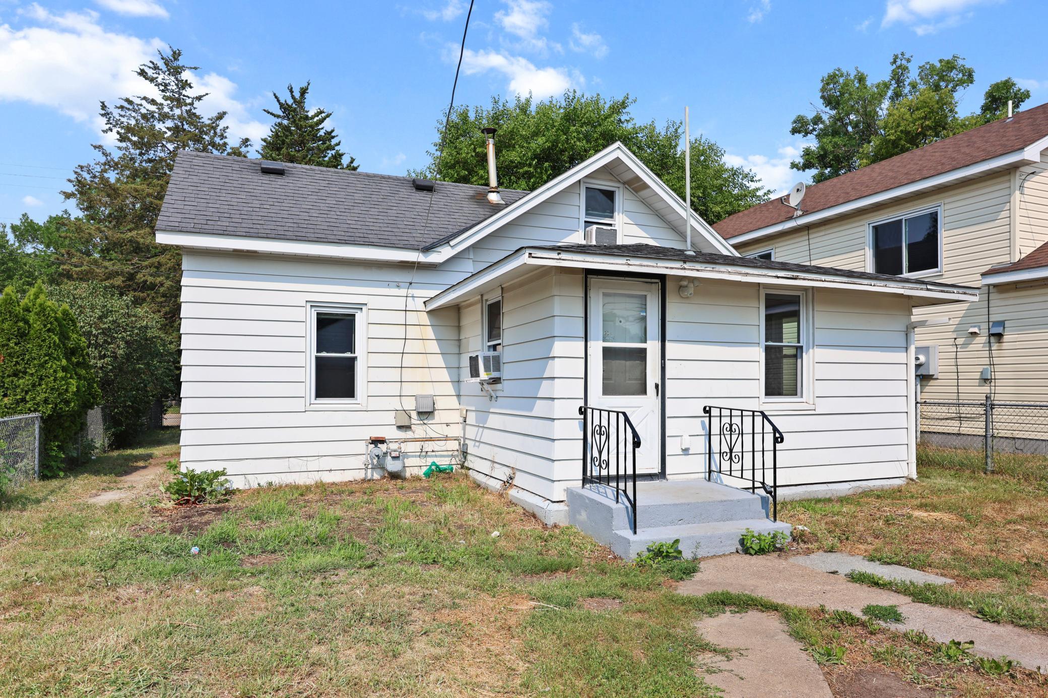 220 33rd Avenue N Property Photo 22