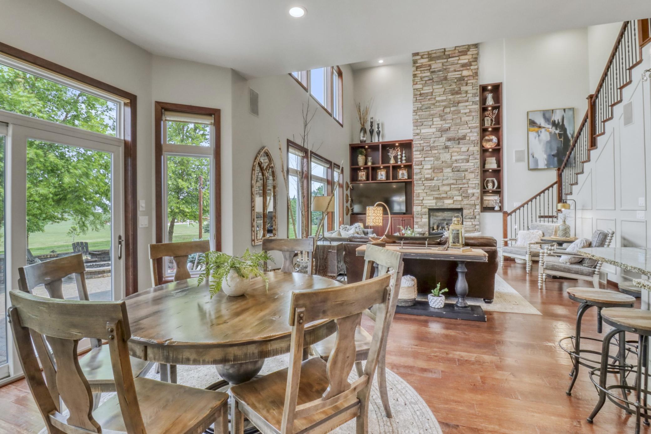 5827 Silverleaf Drive S Property Photo 13
