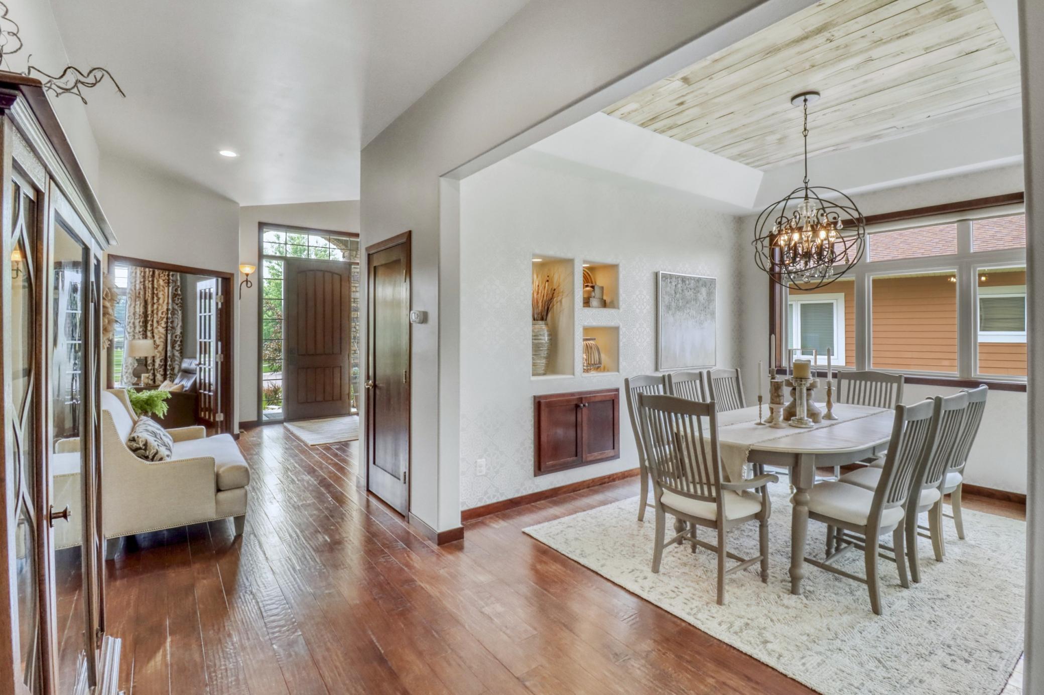 5827 Silverleaf Drive S Property Photo 16