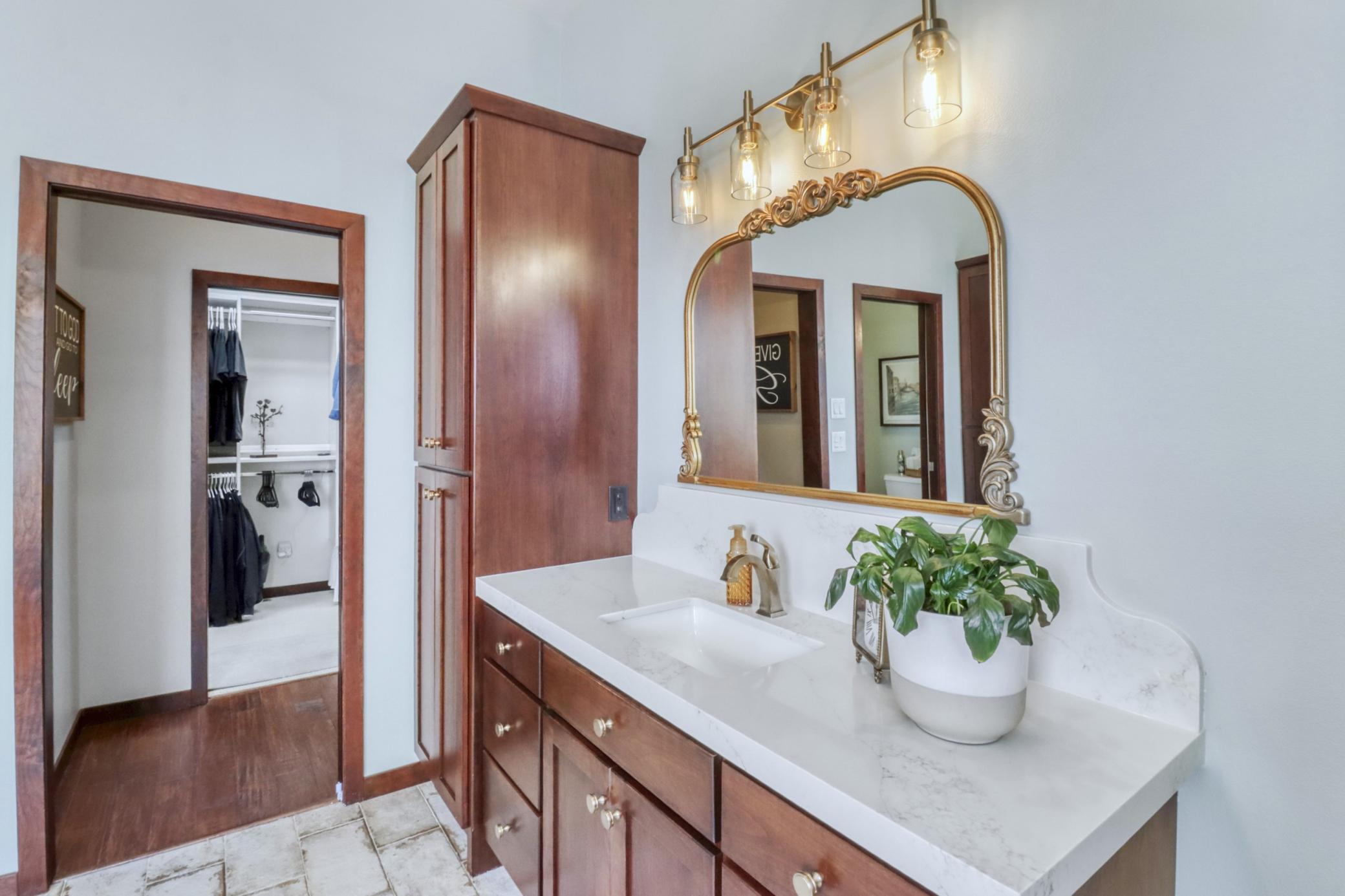 5827 Silverleaf Drive S Property Photo 23