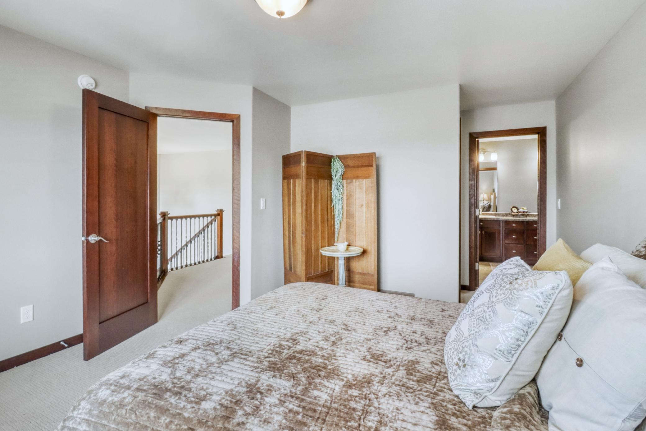 5827 Silverleaf Drive S Property Photo 33