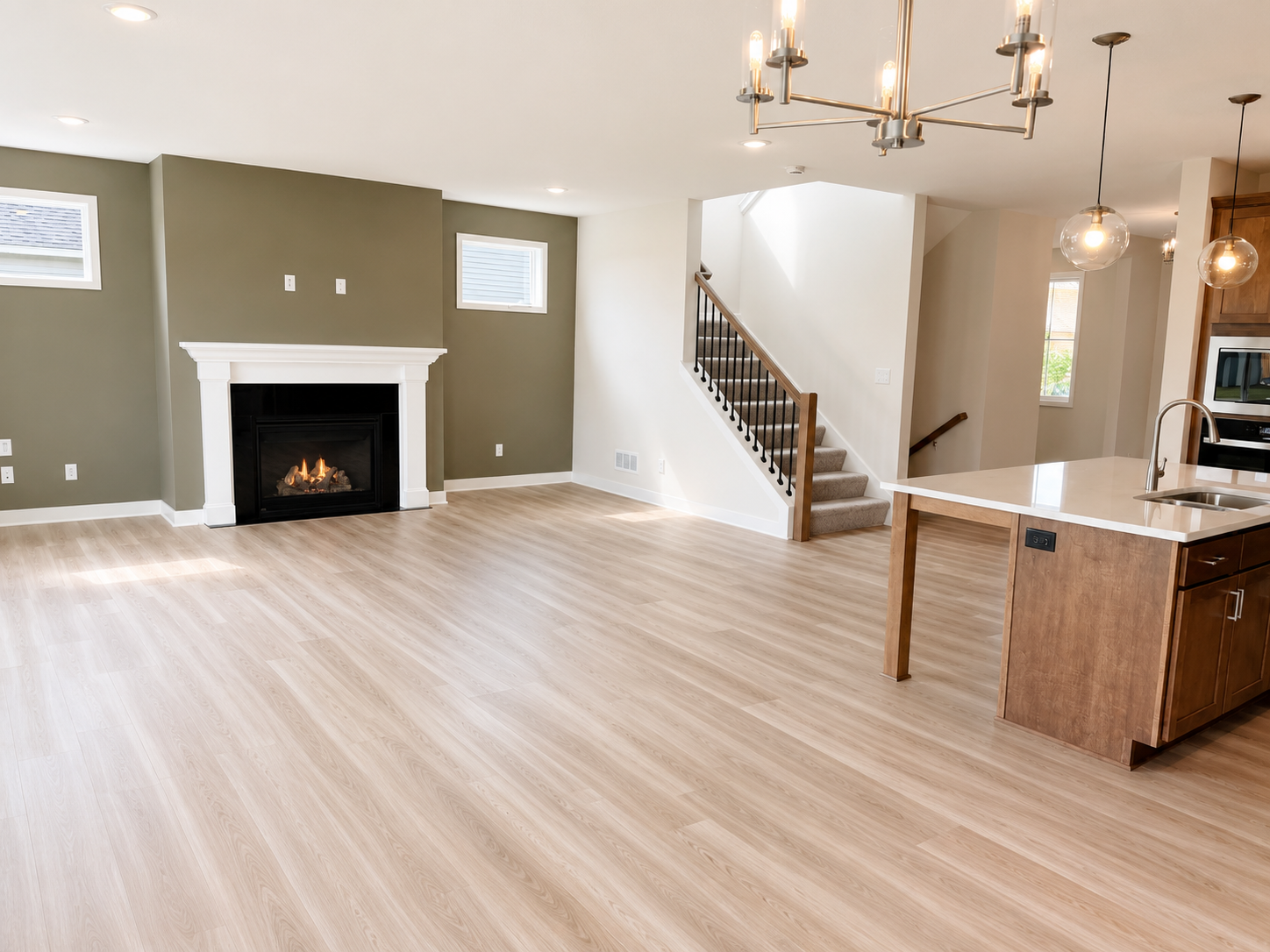 1558 Applegate Property Photo 3