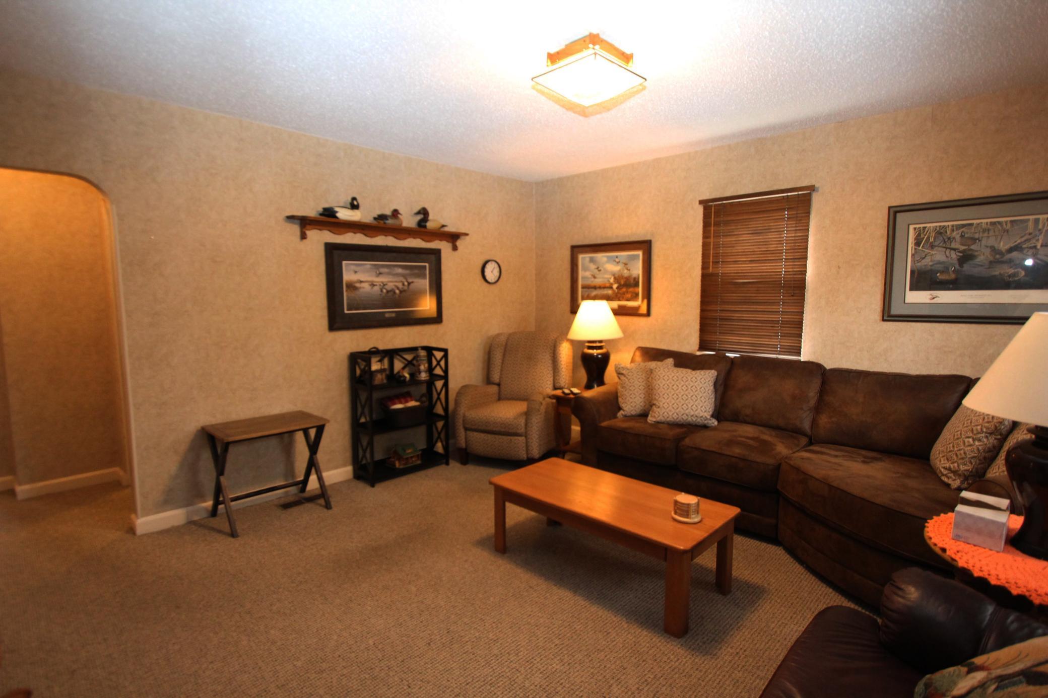 312 Kendall Avenue N Property Photo 4