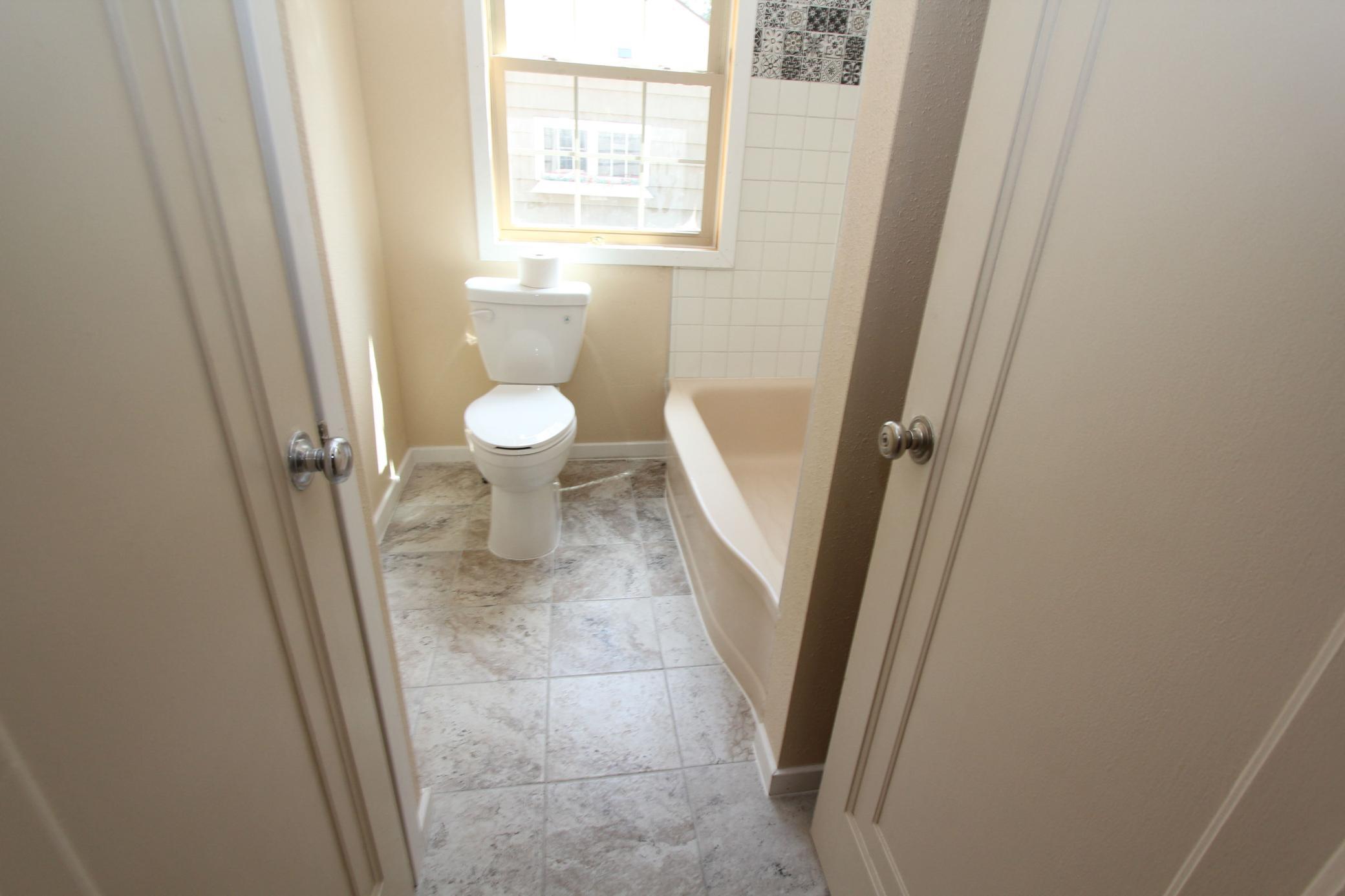 312 Kendall Avenue N Property Photo 8