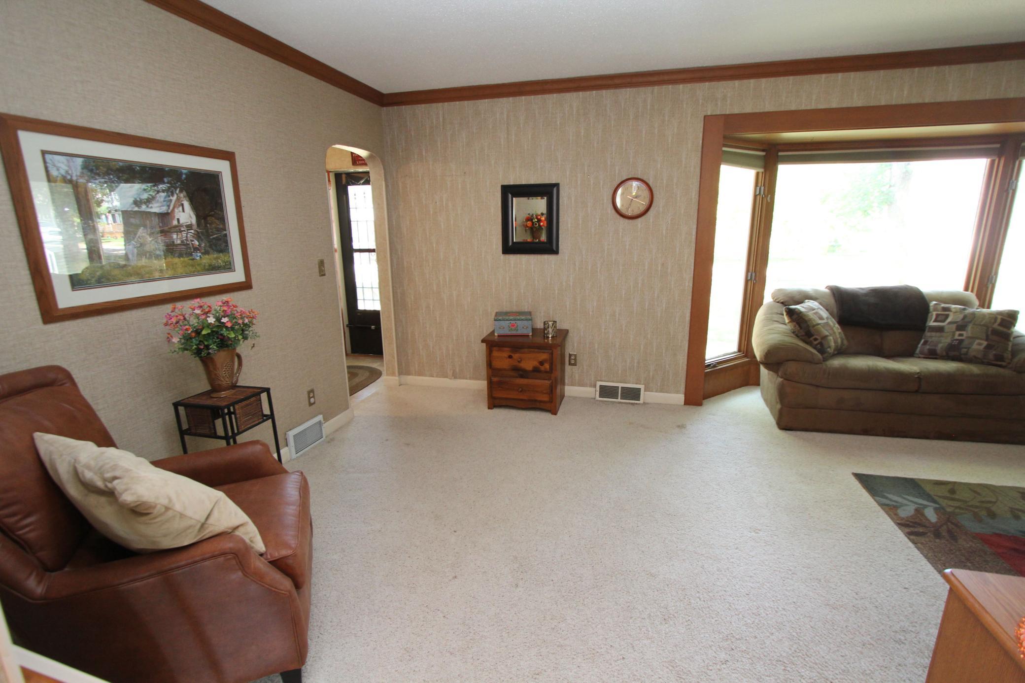 312 Kendall Avenue N Property Photo 17