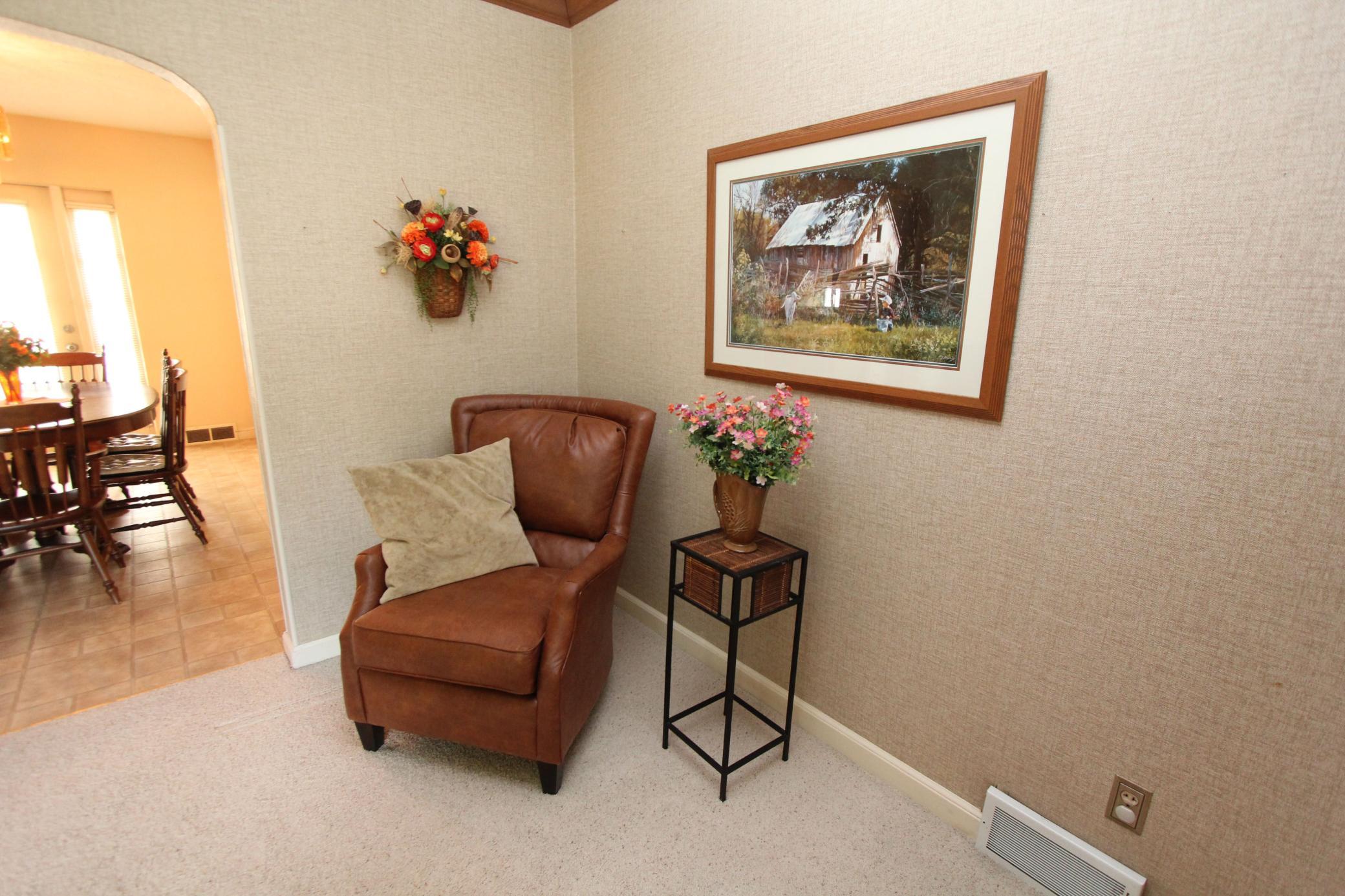 312 Kendall Avenue N Property Photo 19