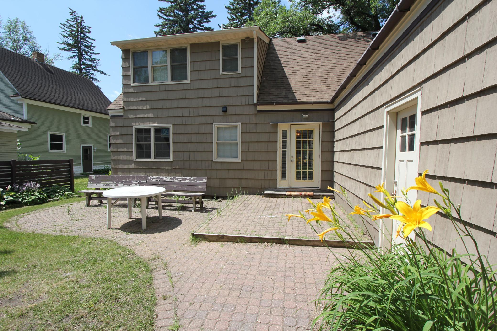 312 Kendall Avenue N Property Photo 37