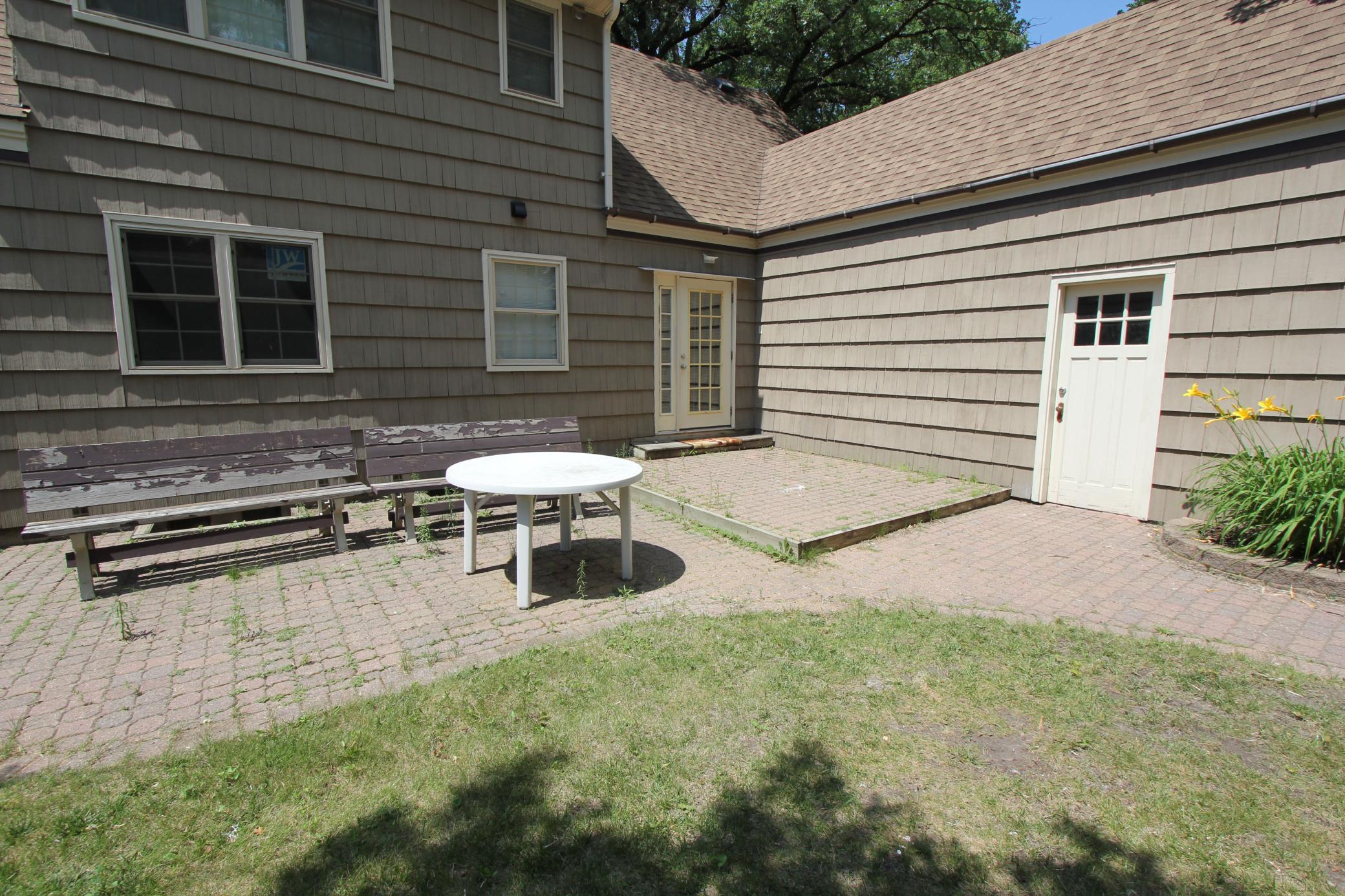 312 Kendall Avenue N Property Photo 40