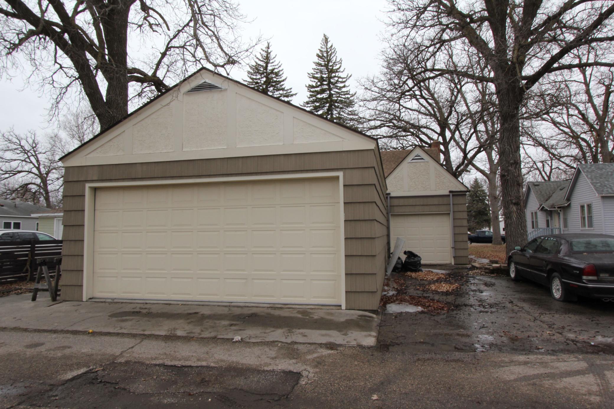 312 Kendall Avenue N Property Photo 44