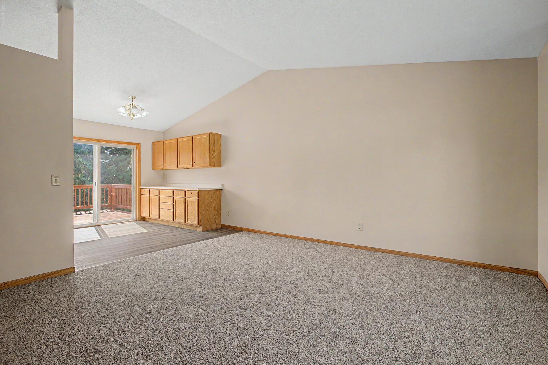 2215 Hulett Avenue Property Photo 3
