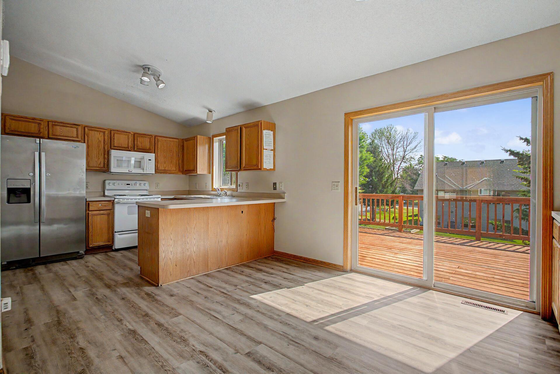 2215 Hulett Avenue Property Photo 7