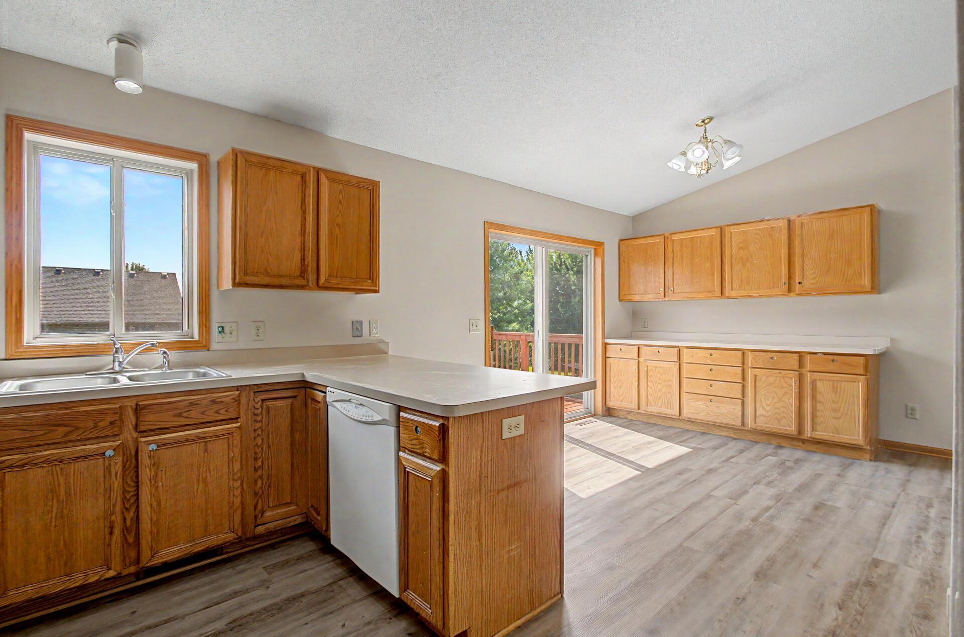 2215 Hulett Avenue Property Photo 10