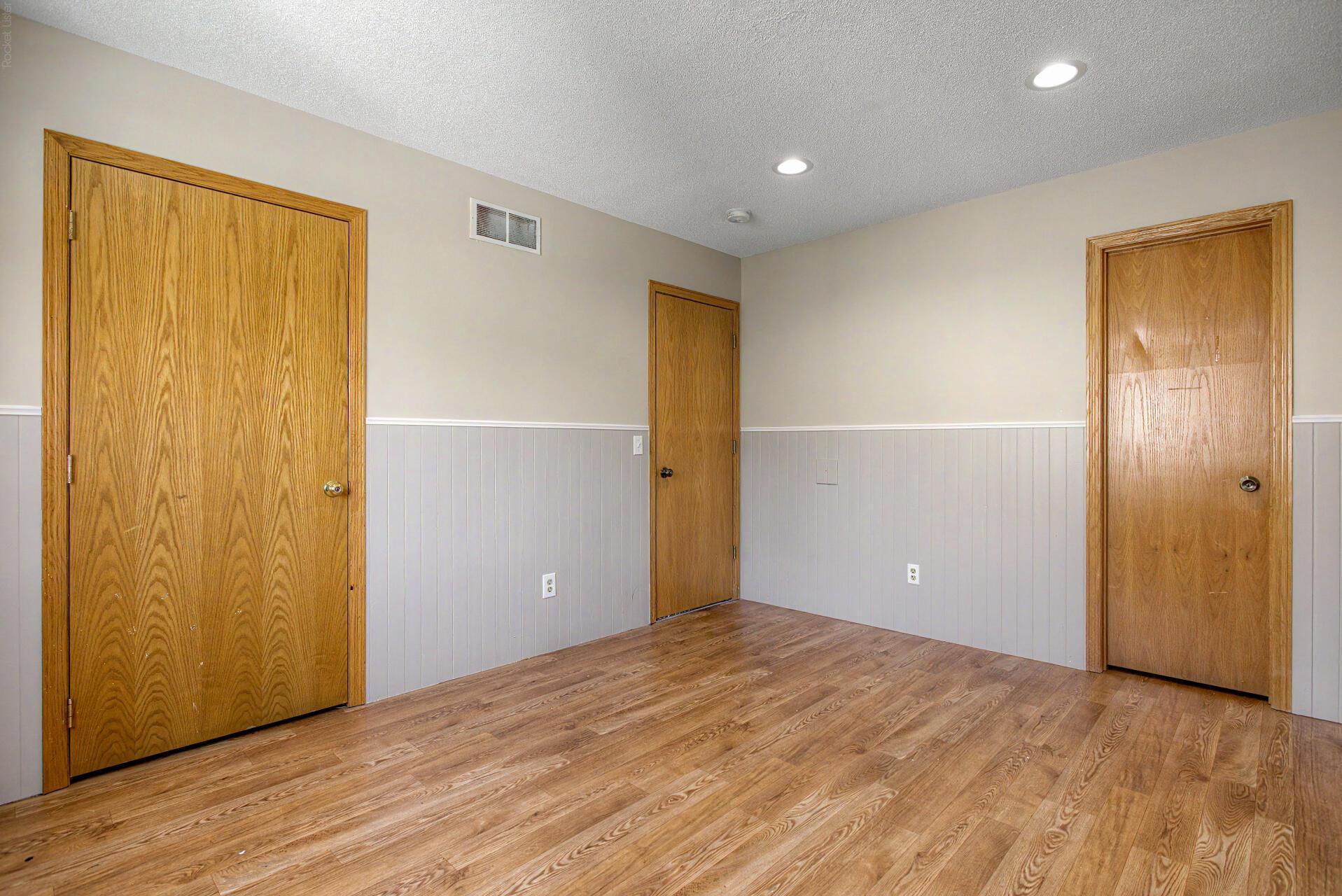 2215 Hulett Avenue Property Photo 18