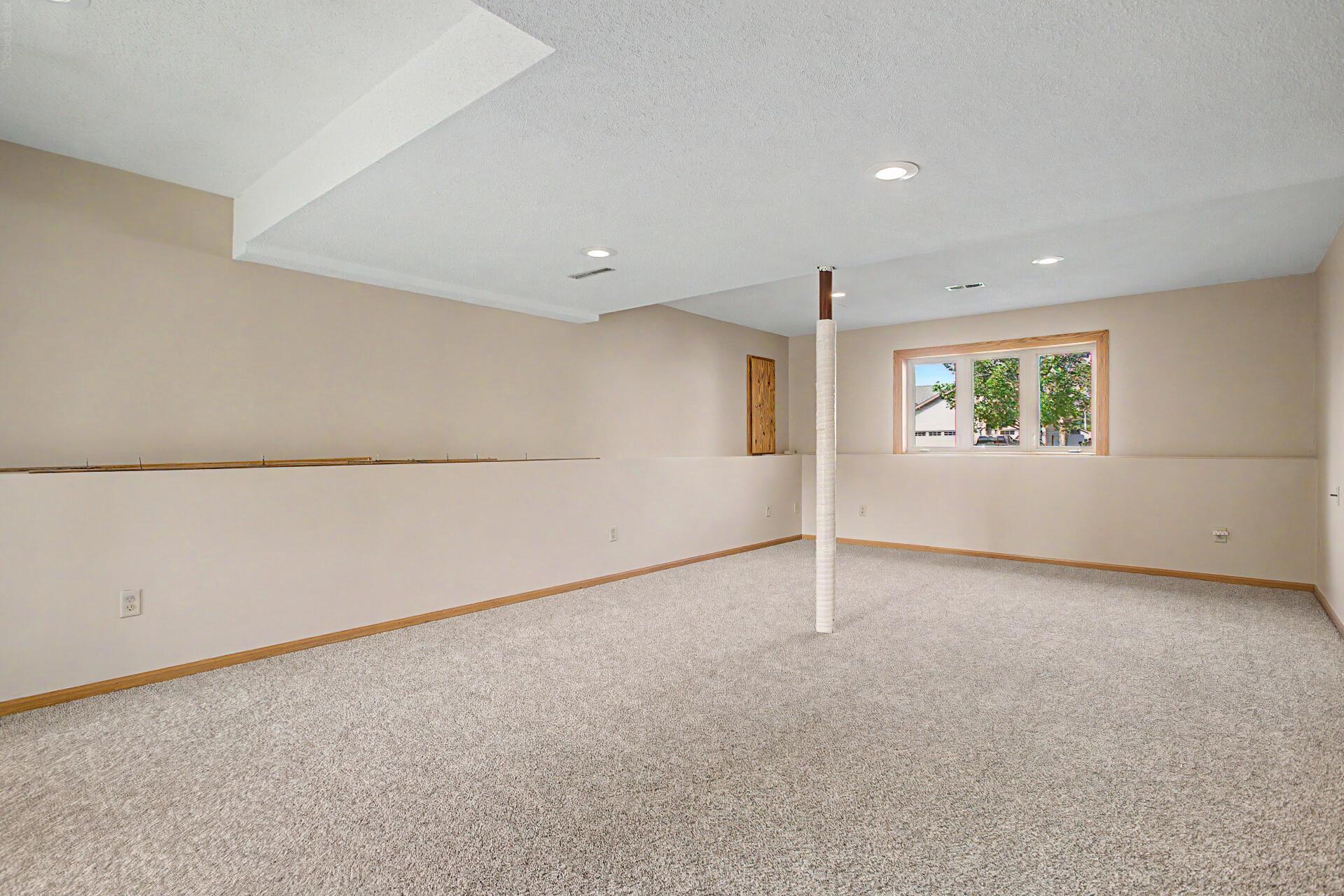 2215 Hulett Avenue Property Photo 20