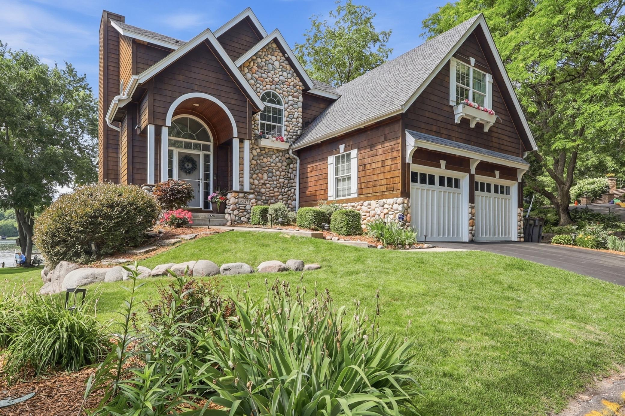 9247 Lake Riley Boulevard Property Photo 1