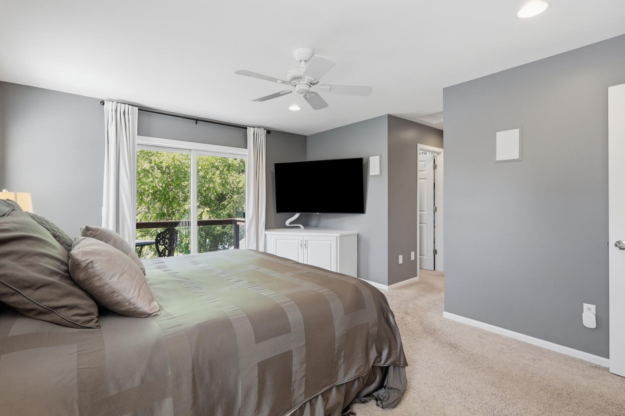9247 Lake Riley Boulevard Property Photo 22